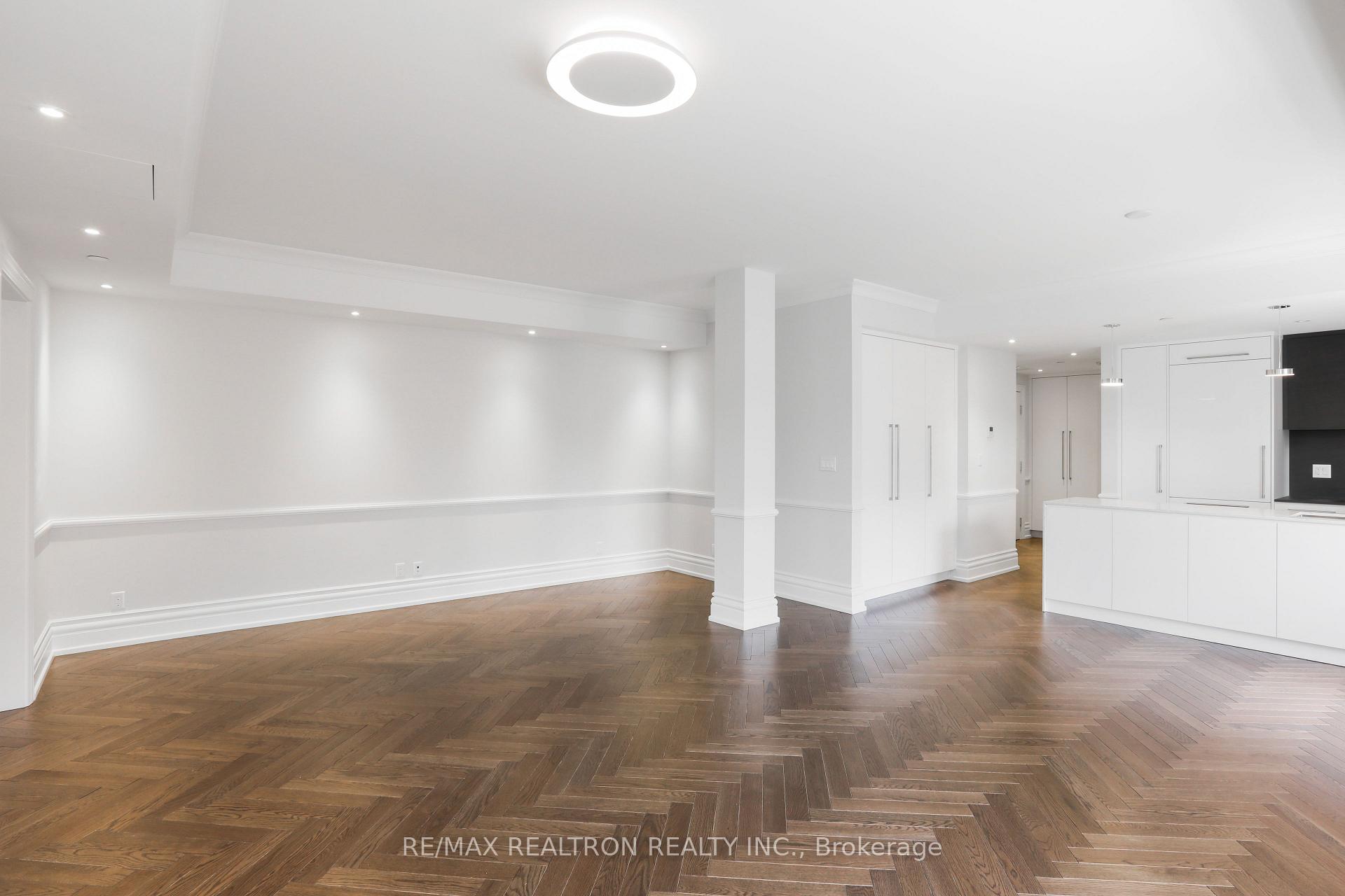 Photo 5 of Unit 206, 2 Clarendon Avenue, Toronto, Casa Loma — HOMEH