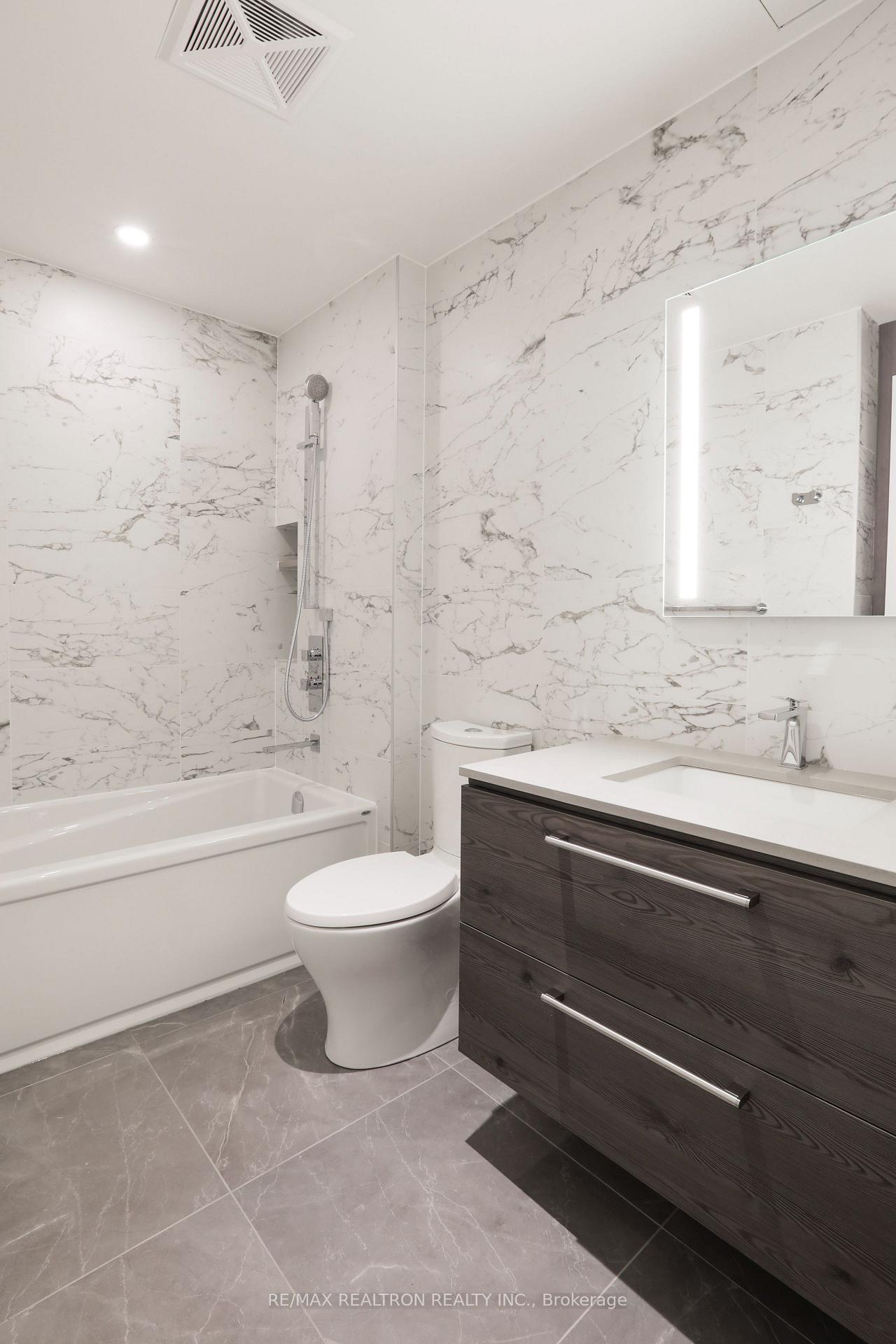 Photo 9 of Unit 206, 2 Clarendon Avenue, Toronto, Casa Loma — HOMEH