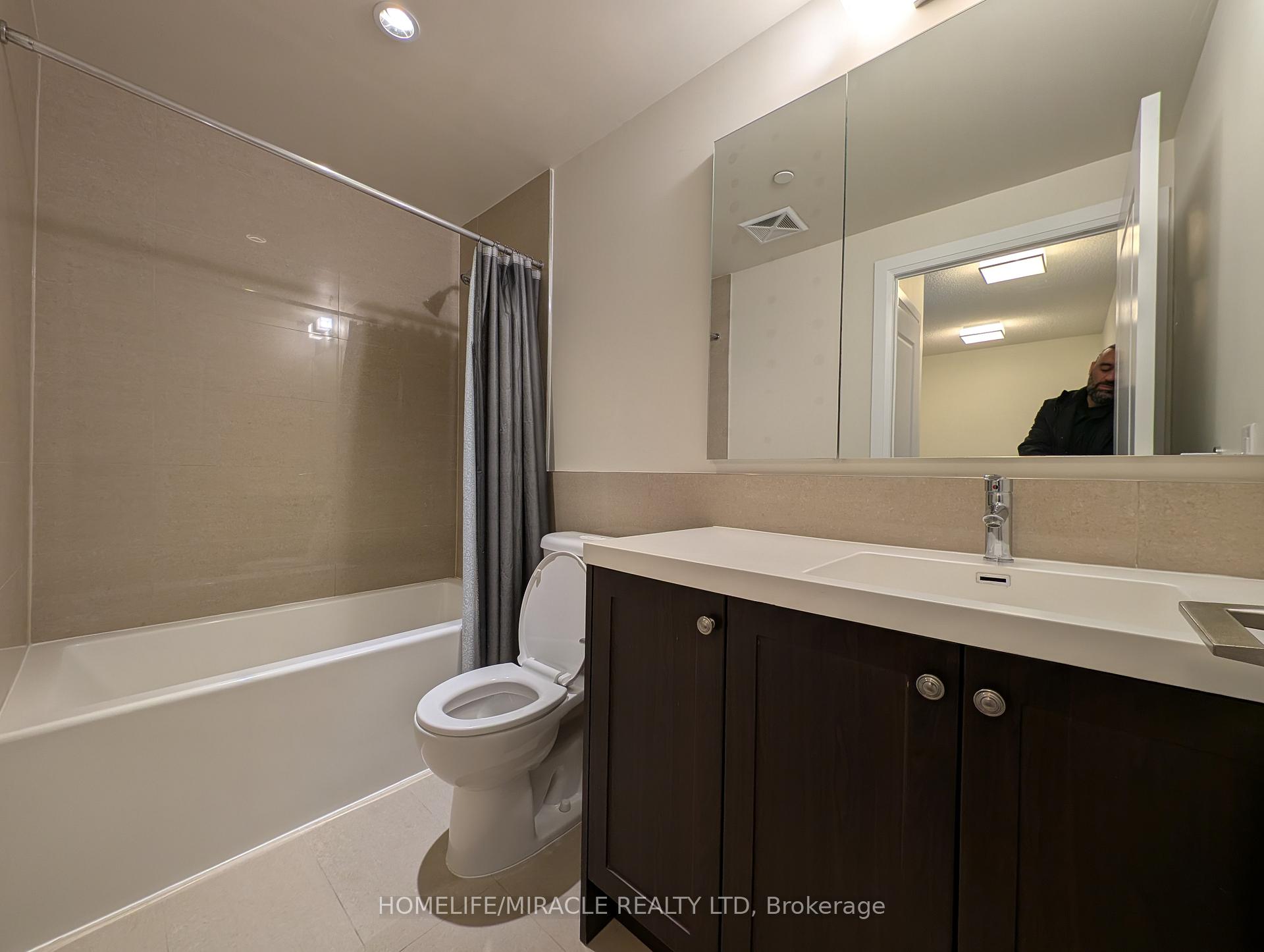 Photo 14 of Unit 428, 2 Old Mill Drive, Toronto, High Park-Swansea — HOMEH