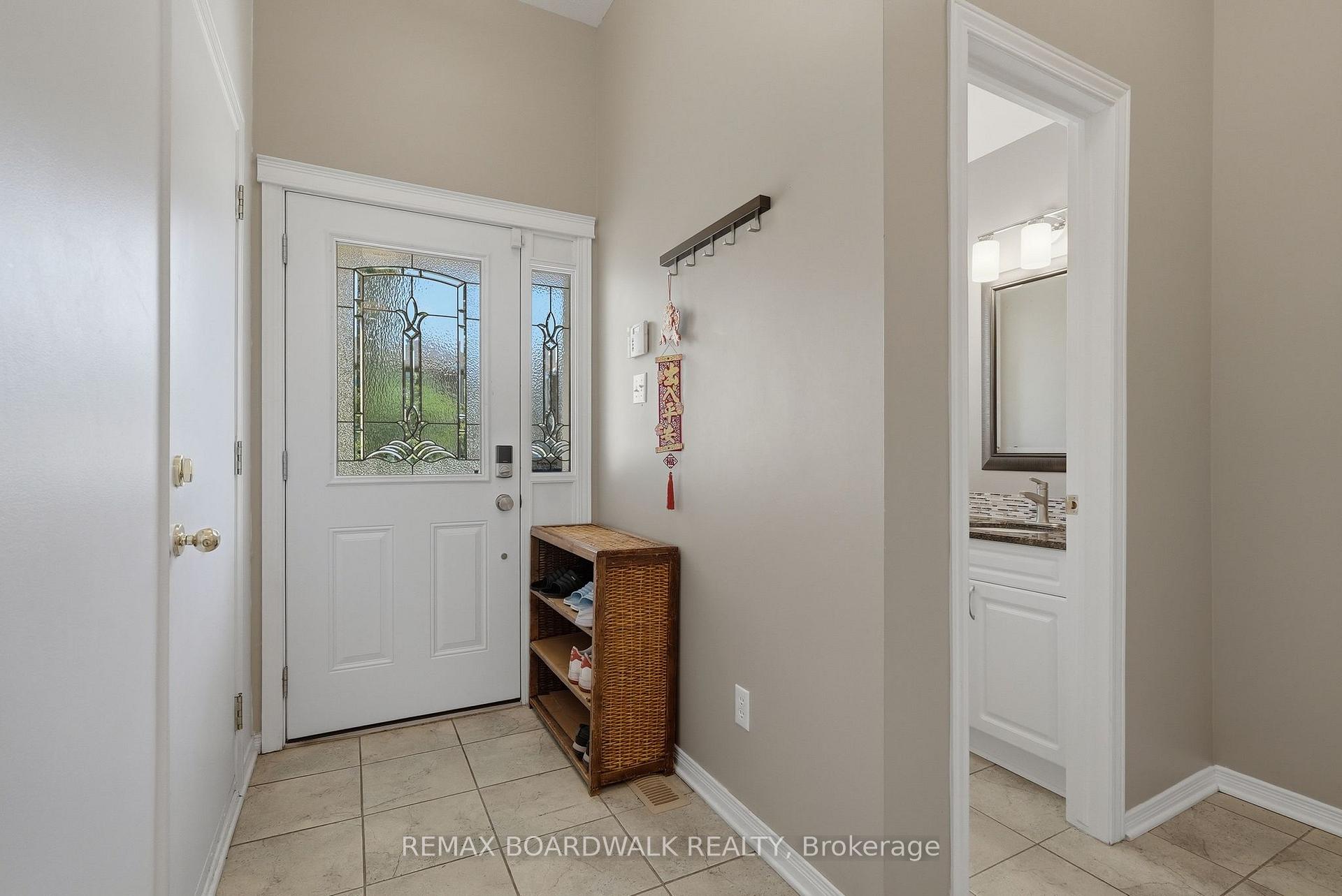Photo 4 of 5981 Pineglade Crescent, Ottawa, Chapel Hill South - Orleans Village — HOMEH