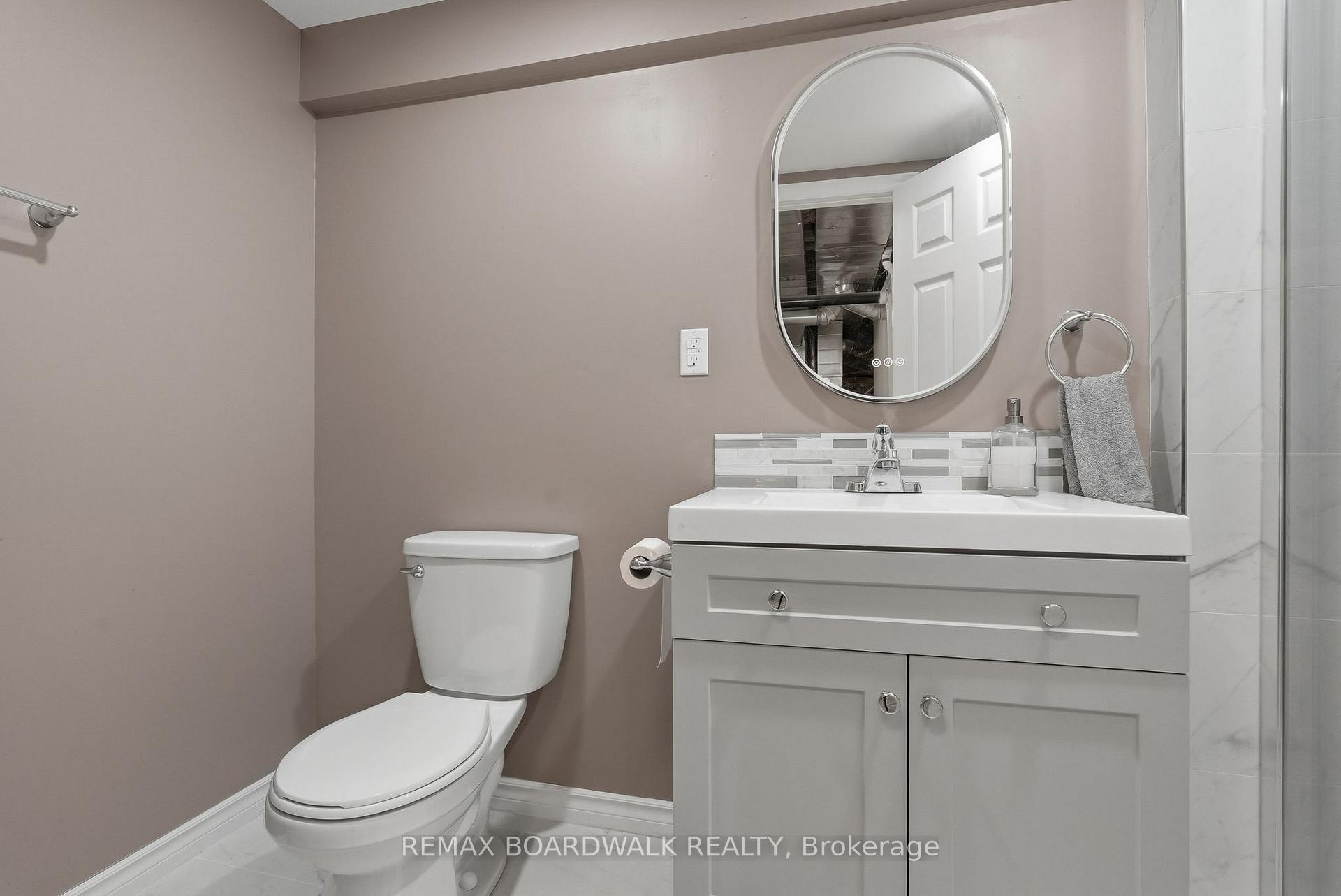 Photo 33 of 5981 Pineglade Crescent, Ottawa, Chapel Hill South - Orleans Village — HOMEH