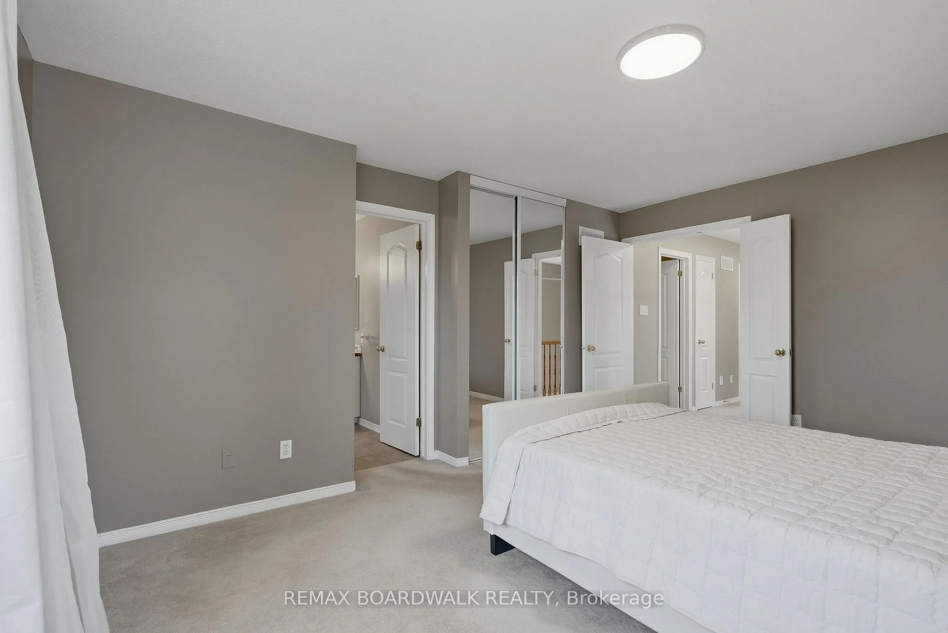 Photo 24 of 5981 Pineglade Crescent, Ottawa, Chapel Hill South - Orleans Village — HOMEH
