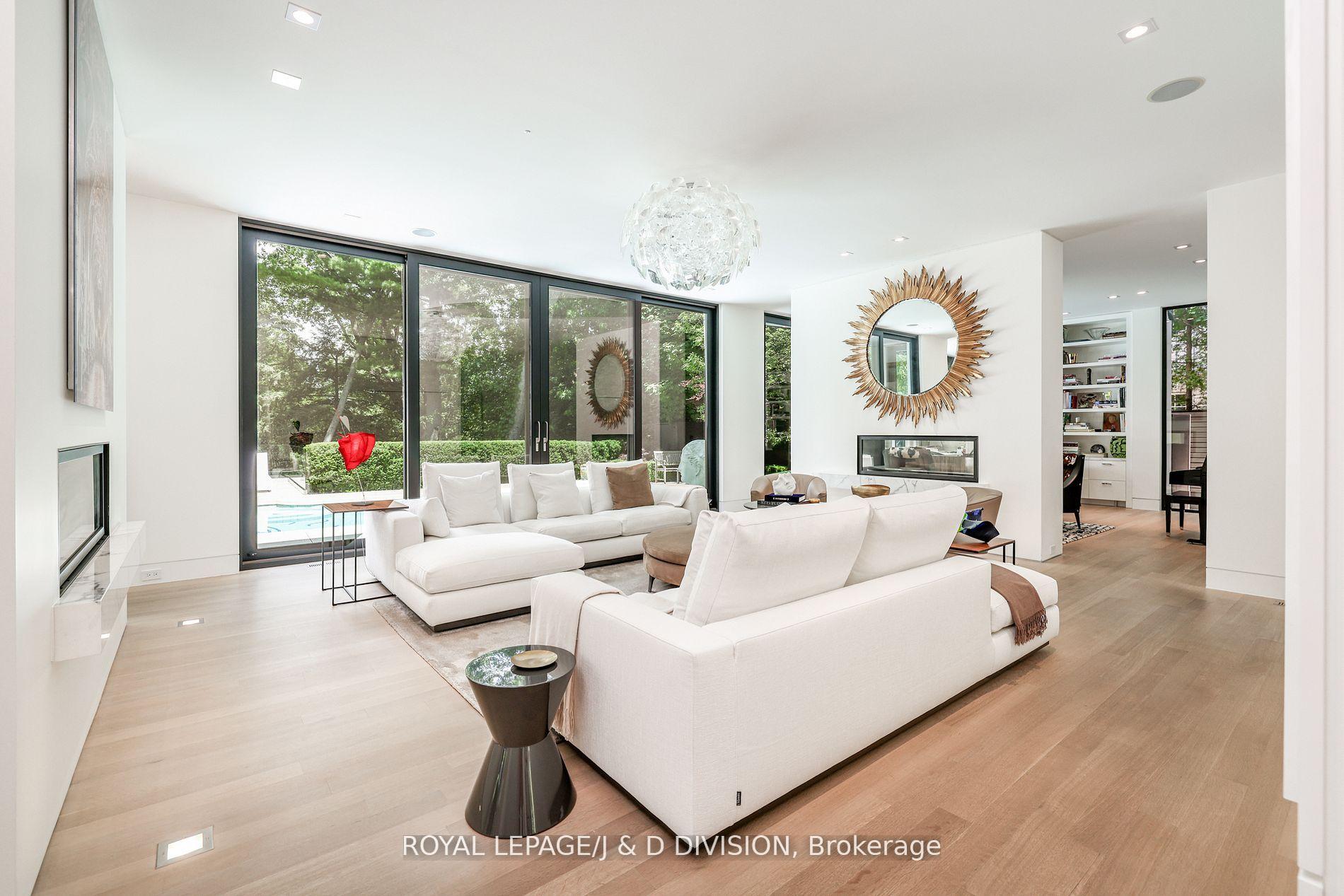 Photo 7 of 20 Forest Glen Crescent, North York, Bridle Path-Sunnybrook-York Mills — HOMEH