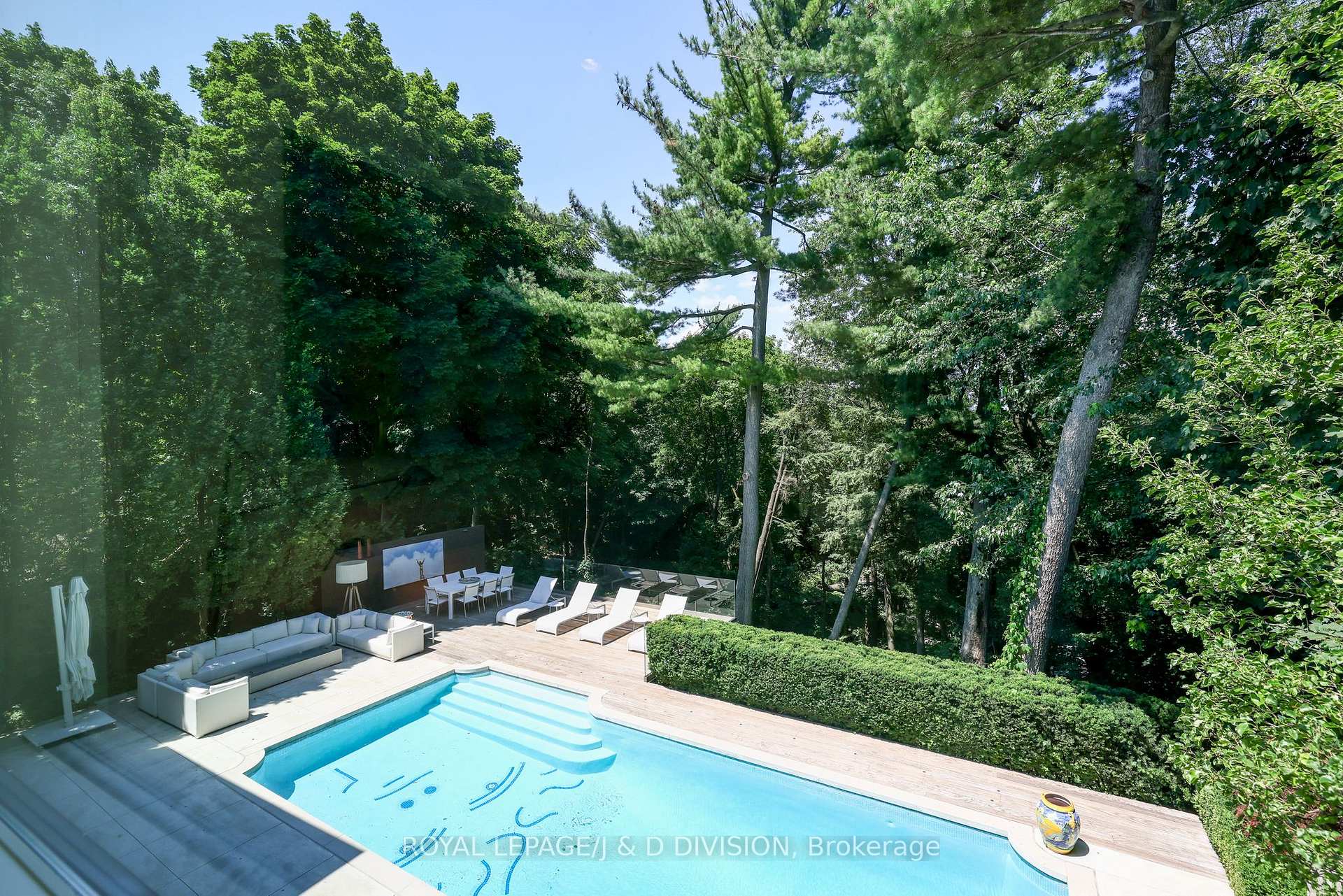 Photo 16 of 20 Forest Glen Crescent, North York, Bridle Path-Sunnybrook-York Mills — HOMEH
