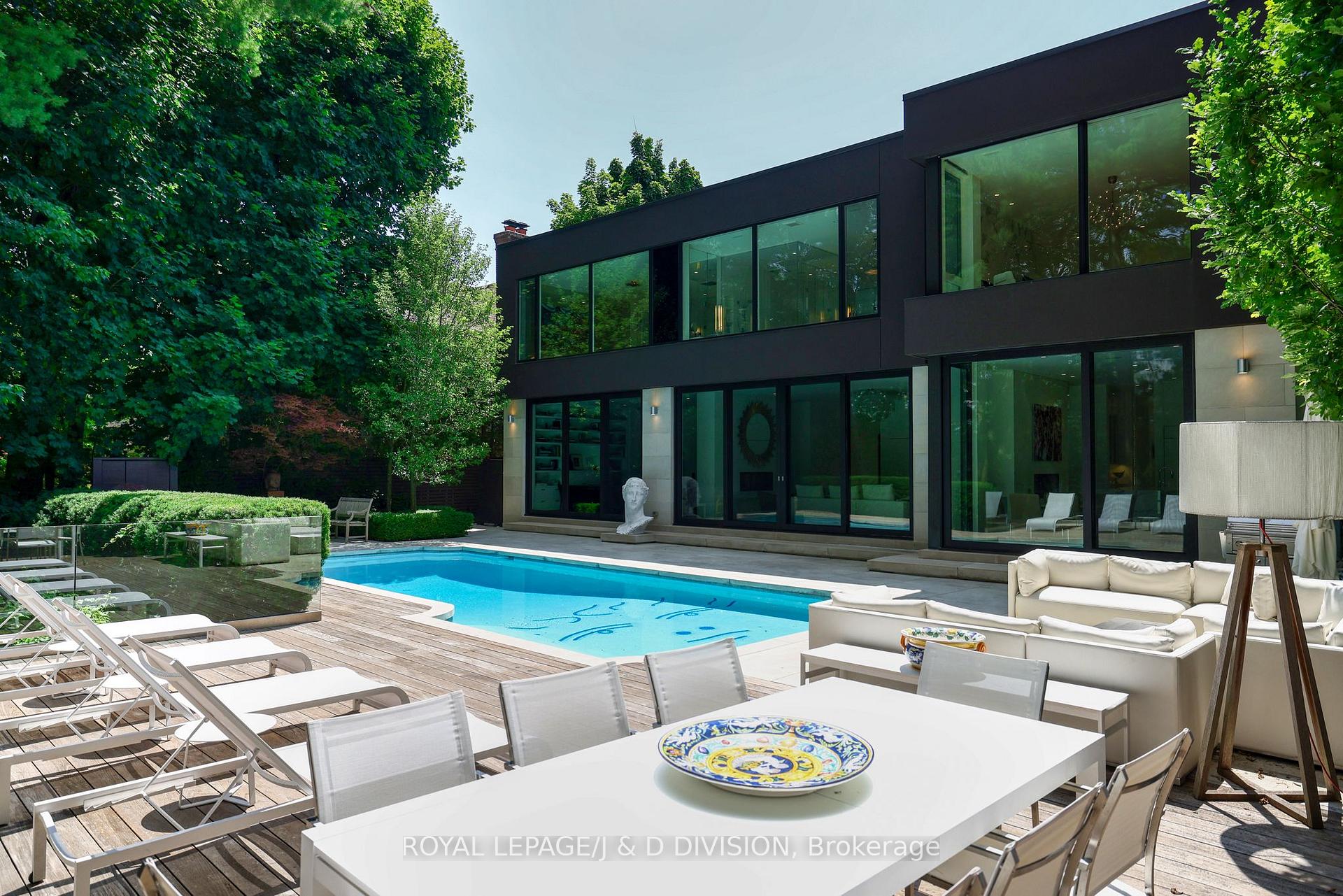 Photo 25 of 20 Forest Glen Crescent, North York, Bridle Path-Sunnybrook-York Mills — HOMEH