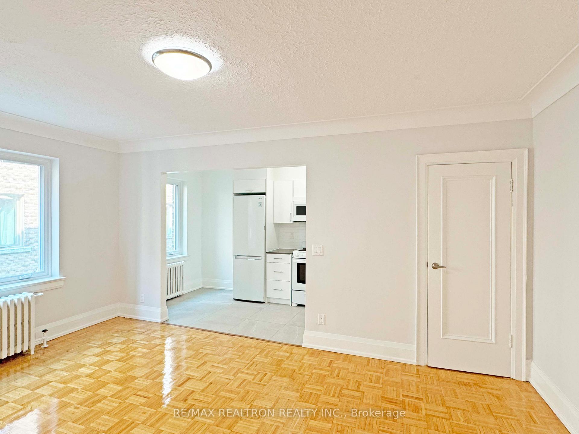 Photo 7 of Unit 406, 394 Avenue Road, Toronto, Casa Loma — HOMEH