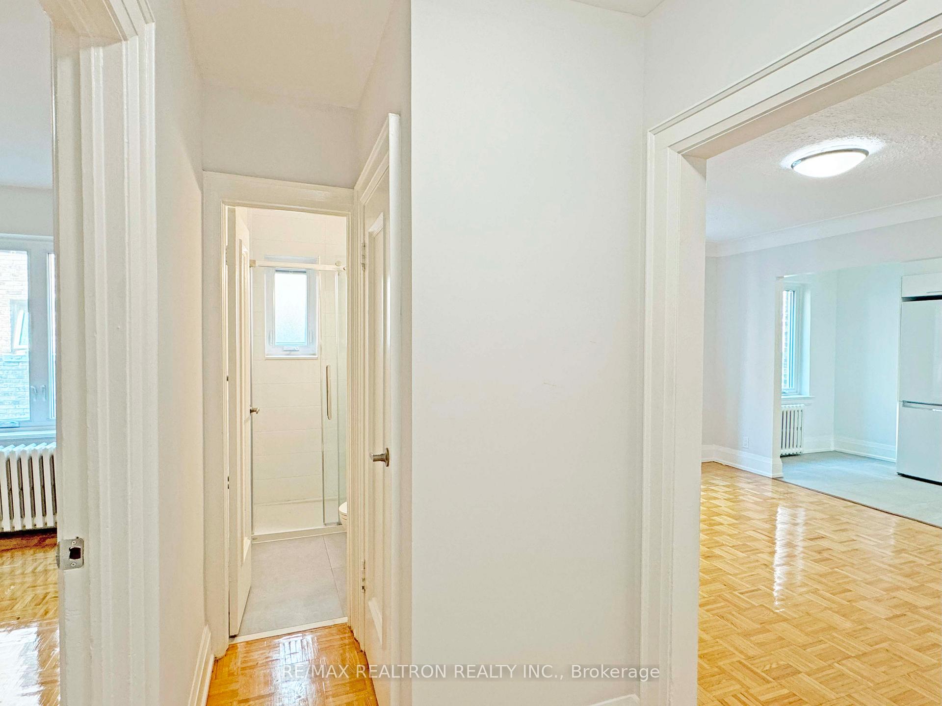 Photo 8 of Unit 406, 394 Avenue Road, Toronto, Casa Loma — HOMEH