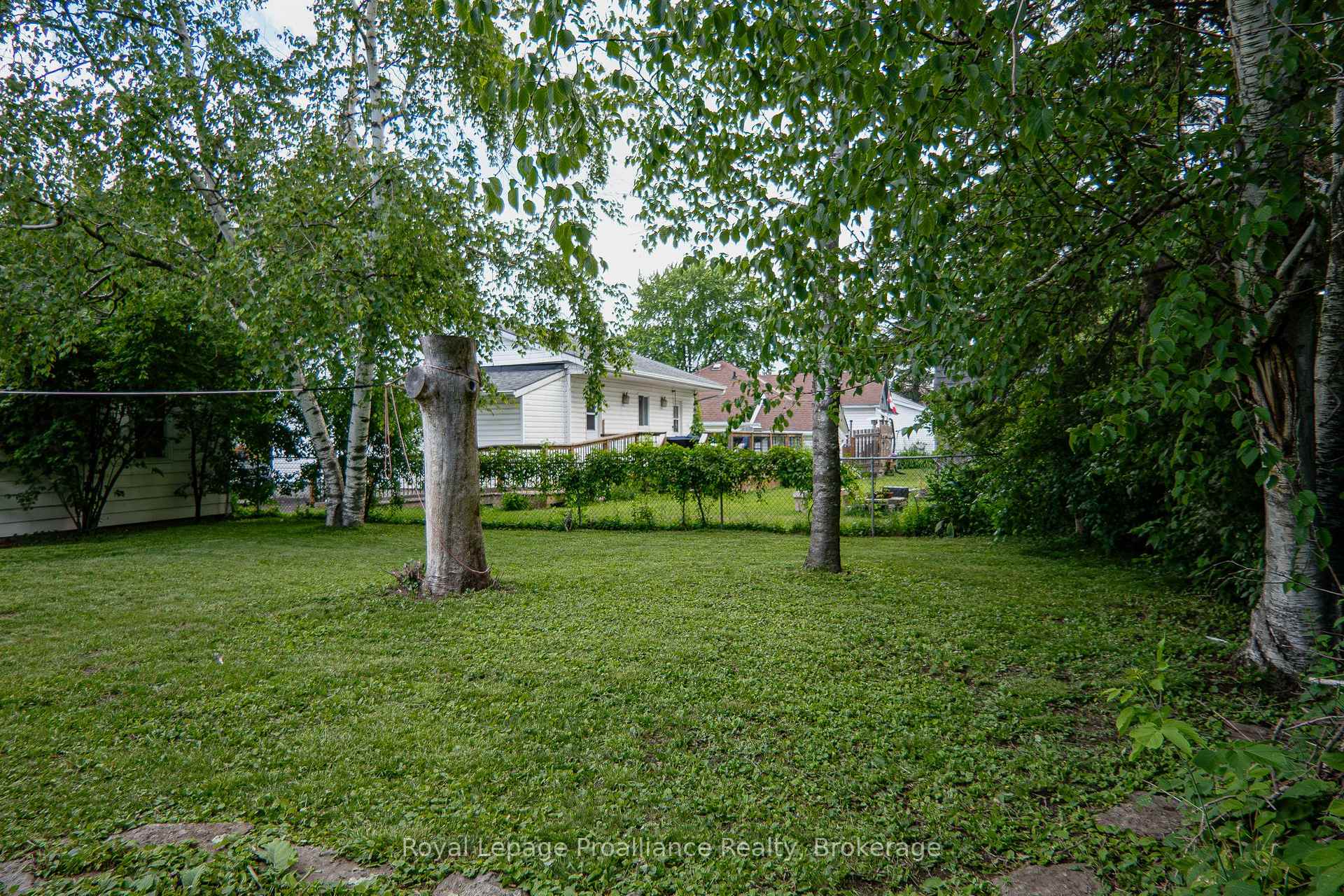 Photo 10 of 45 Valleyview Crescent, Belleville, Belleville Ward — HOMEH