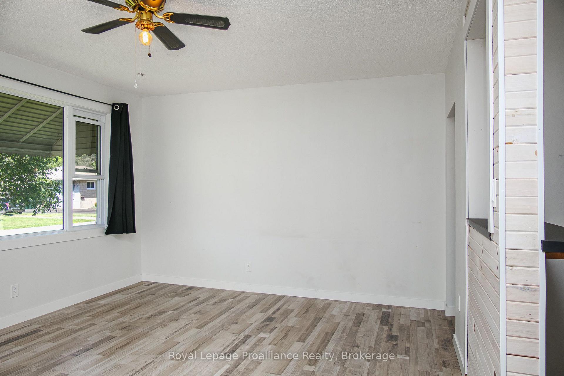 Photo 15 of 45 Valleyview Crescent, Belleville, Belleville Ward — HOMEH