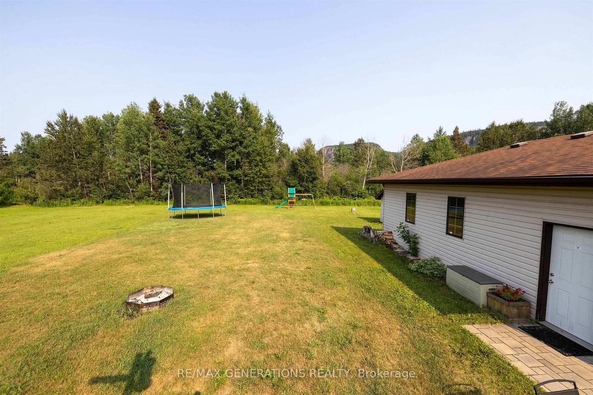 Photo 29 of 2446 Caspian Street, Thunder Bay, Mountain Road — HOMEH
