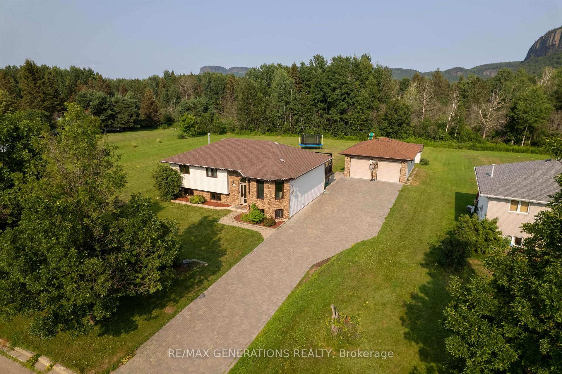Photo 31 of 2446 Caspian Street, Thunder Bay, Mountain Road — HOMEH