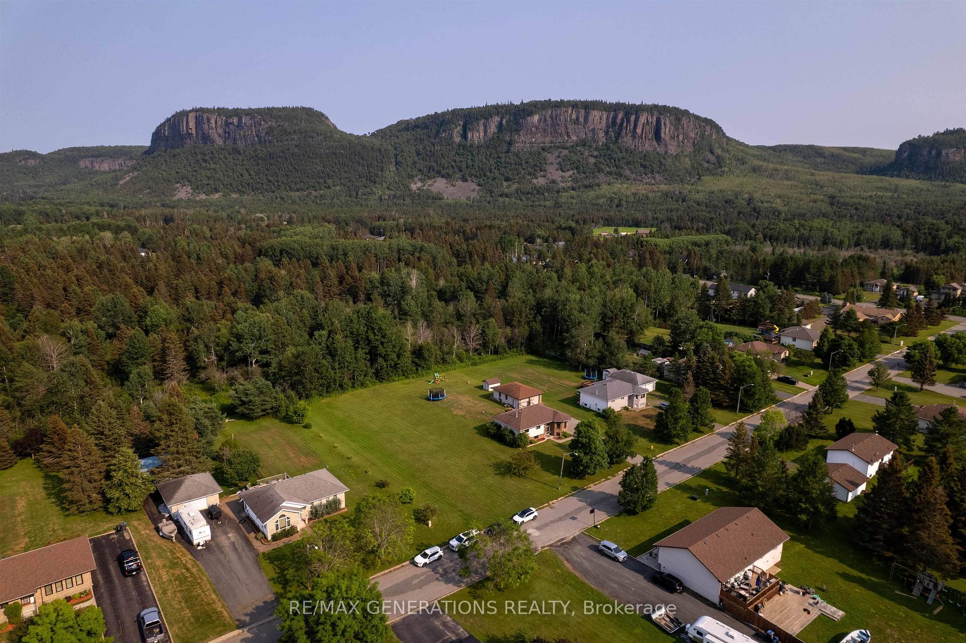 Photo 33 of 2446 Caspian Street, Thunder Bay, Mountain Road — HOMEH