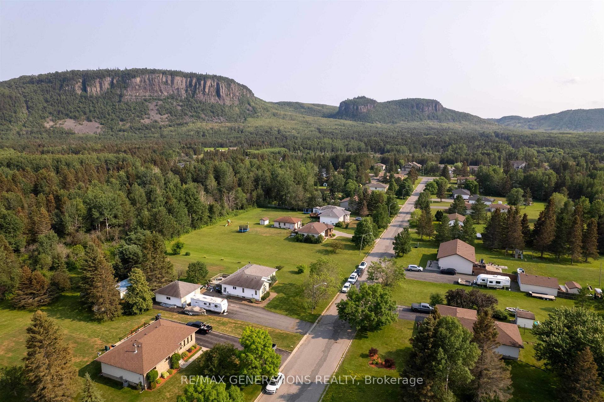 Photo 34 of 2446 Caspian Street, Thunder Bay, Mountain Road — HOMEH