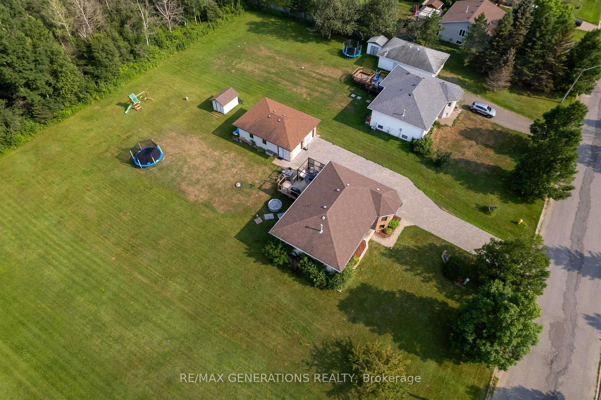 Photo 35 of 2446 Caspian Street, Thunder Bay, Mountain Road — HOMEH