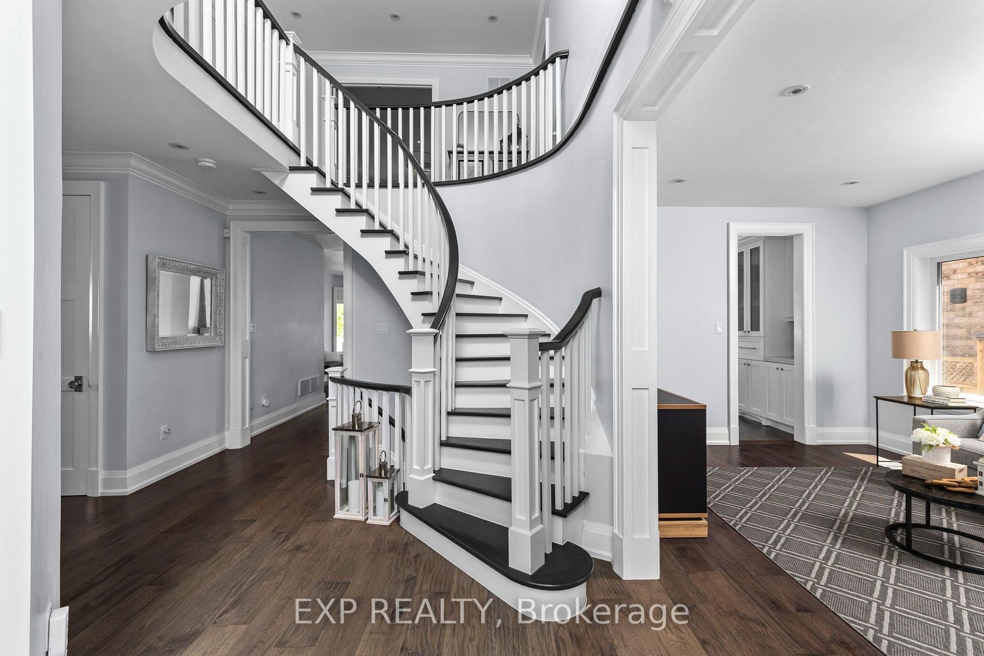 Photo 4 of 53 Glenside Drive, Vaughan, Maple — HOMEH