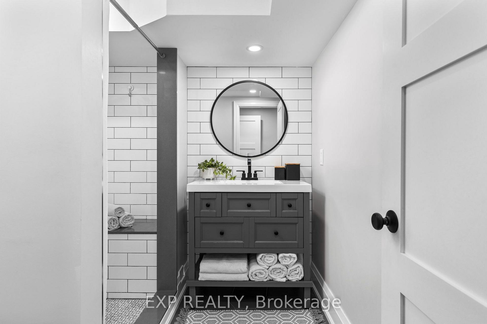 Photo 35 of 53 Glenside Drive, Vaughan, Maple — HOMEH