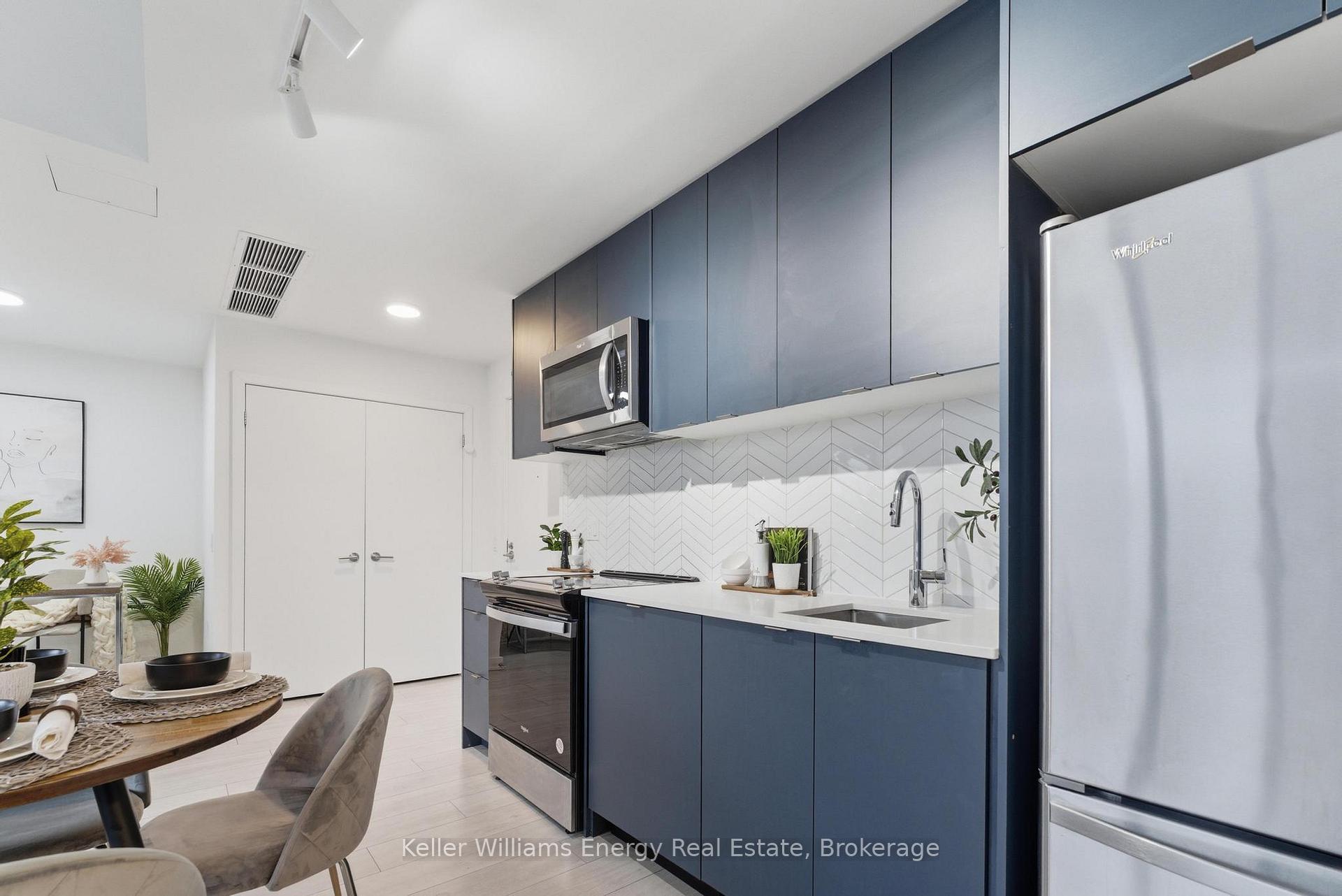 Photo 4 of Unit 522, 1614 Charles Street, Whitby, Port Whitby — HOMEH