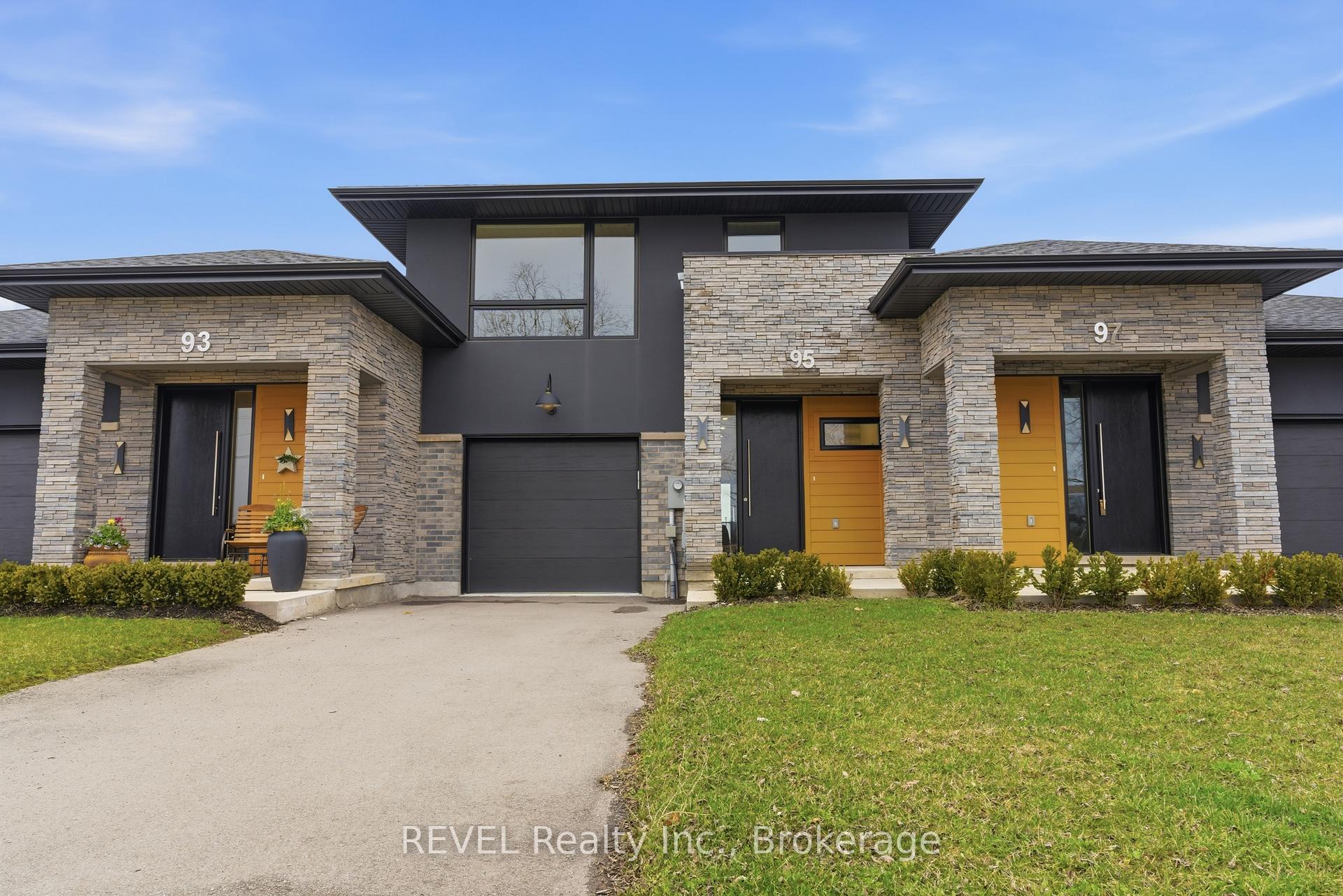 Photo 2 of 95 Port Robinson Road, Pelham, Fonthill — HOMEH