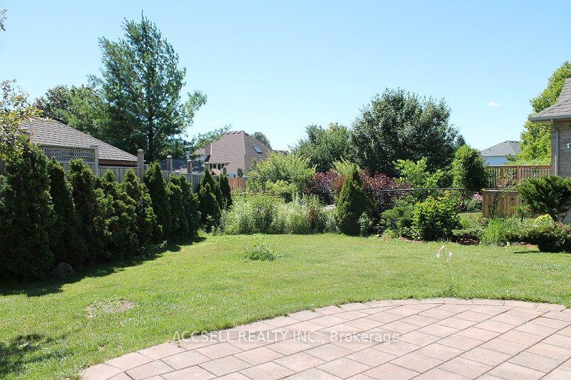 Photo 4 of 62 Moraine Walk, London, North A — HOMEH