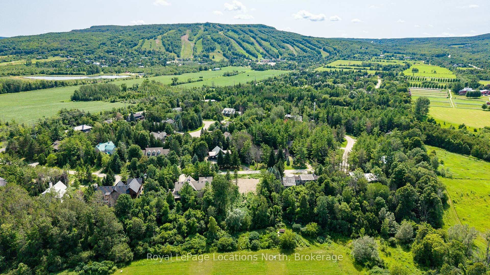 Photo 2 of 11 Osler Pines Drive, Clearview, Rural Clearview — HOMEH