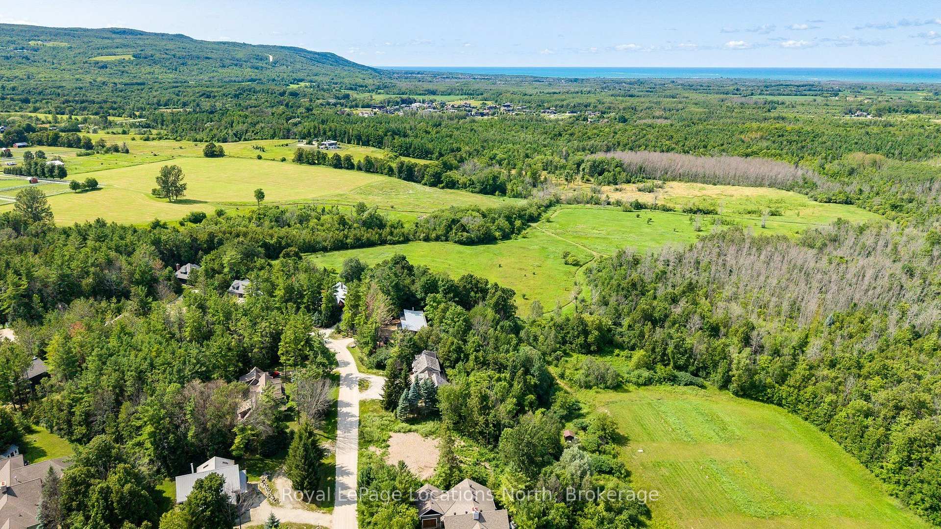 Photo 3 of 11 Osler Pines Drive, Clearview, Rural Clearview — HOMEH