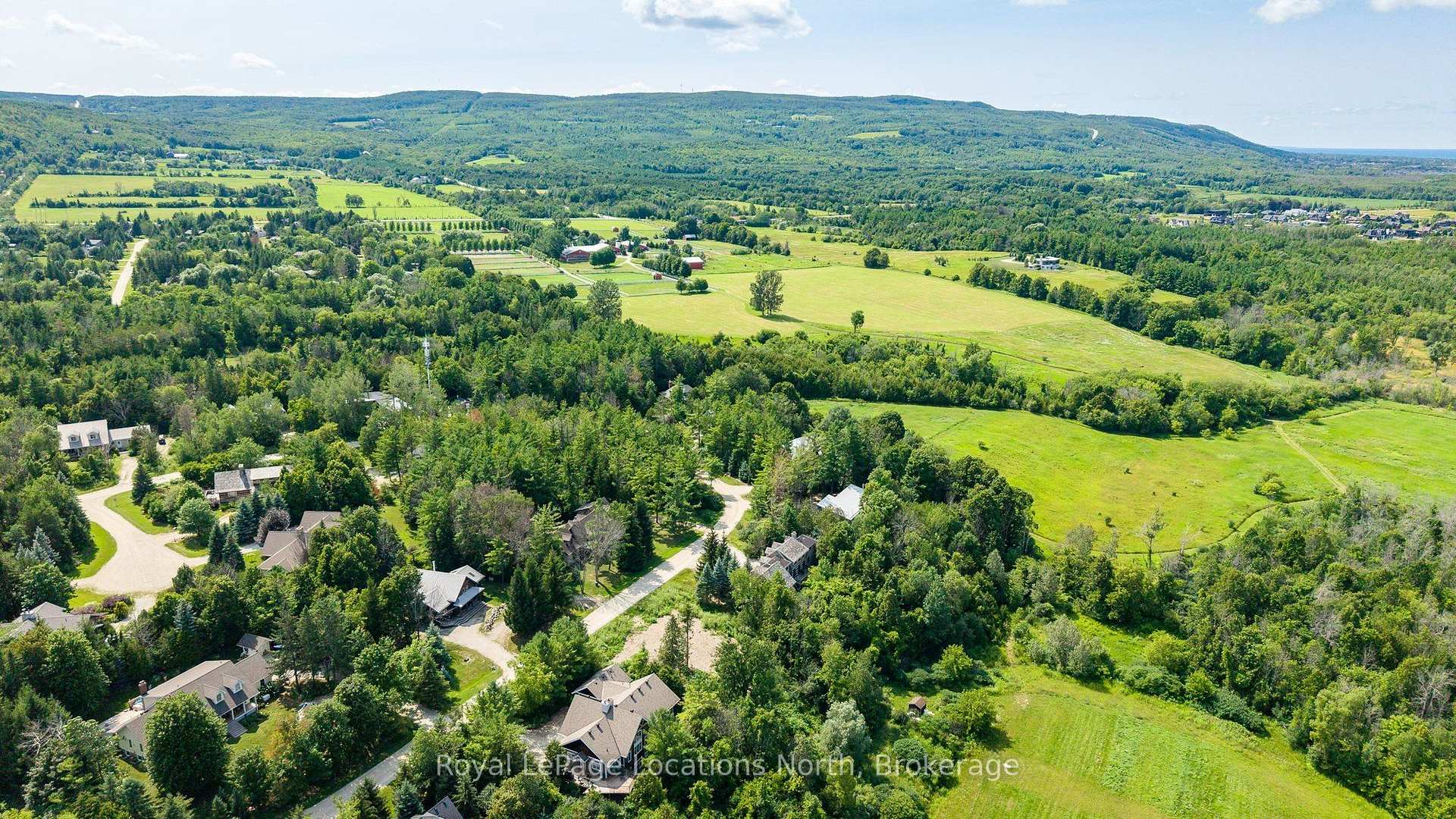 Photo 7 of 11 Osler Pines Drive, Clearview, Rural Clearview — HOMEH