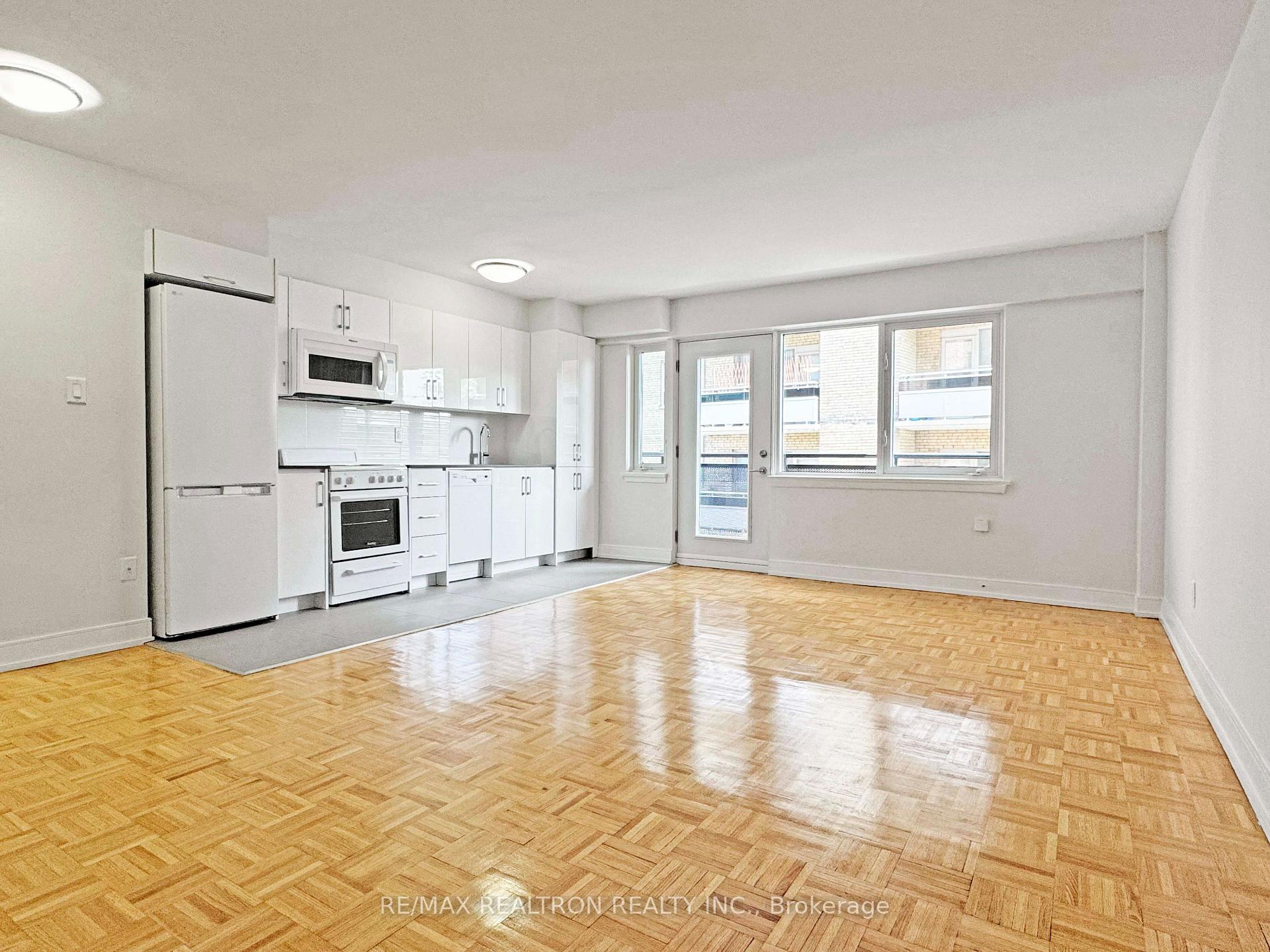 Photo 4 of Unit 607, 95 Lawton Boulevard, Toronto, Yonge-St. Clair — HOMEH