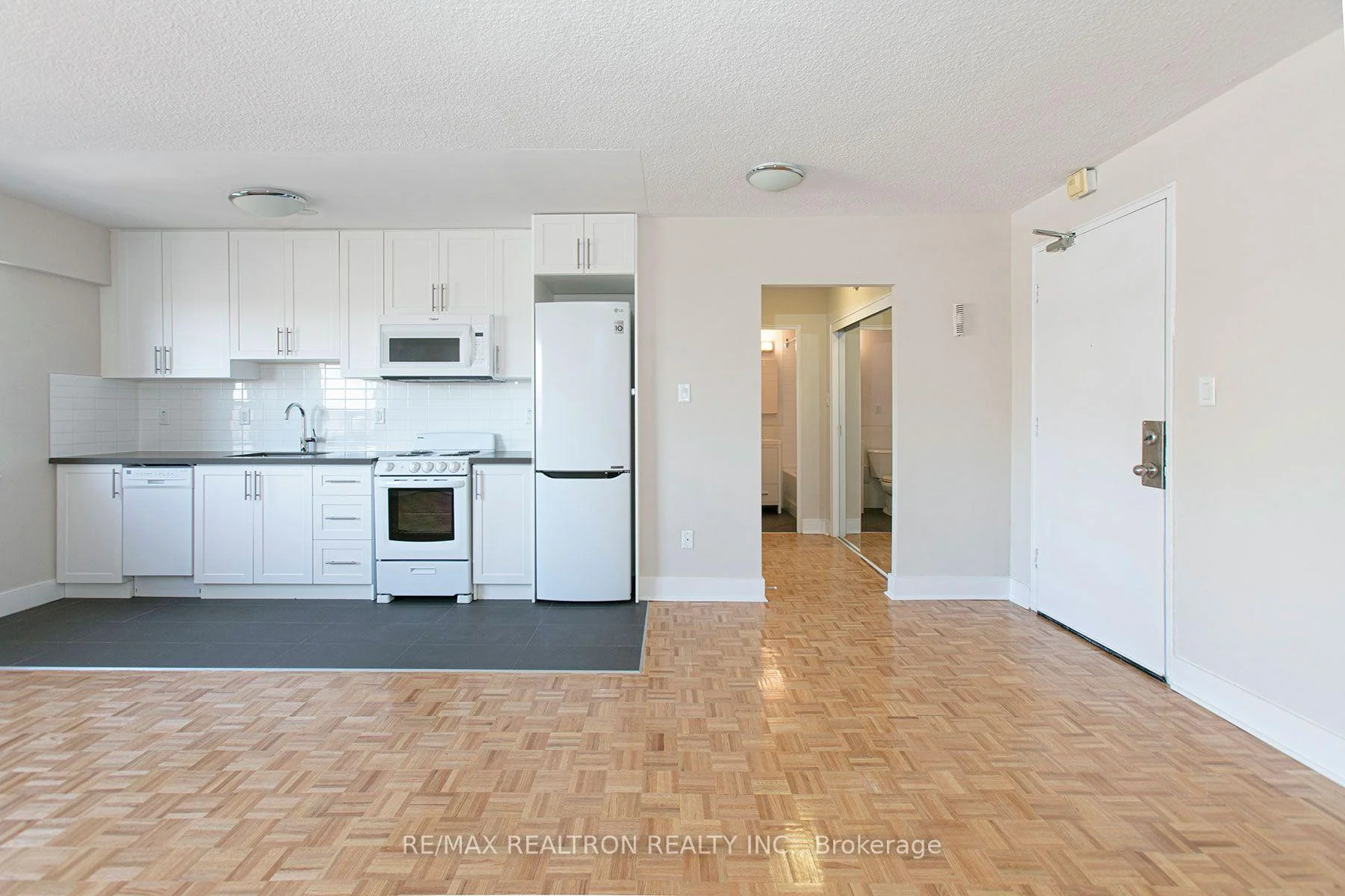 Photo 2 of Unit 607, 95 Lawton Boulevard, Toronto, Yonge-St. Clair — HOMEH