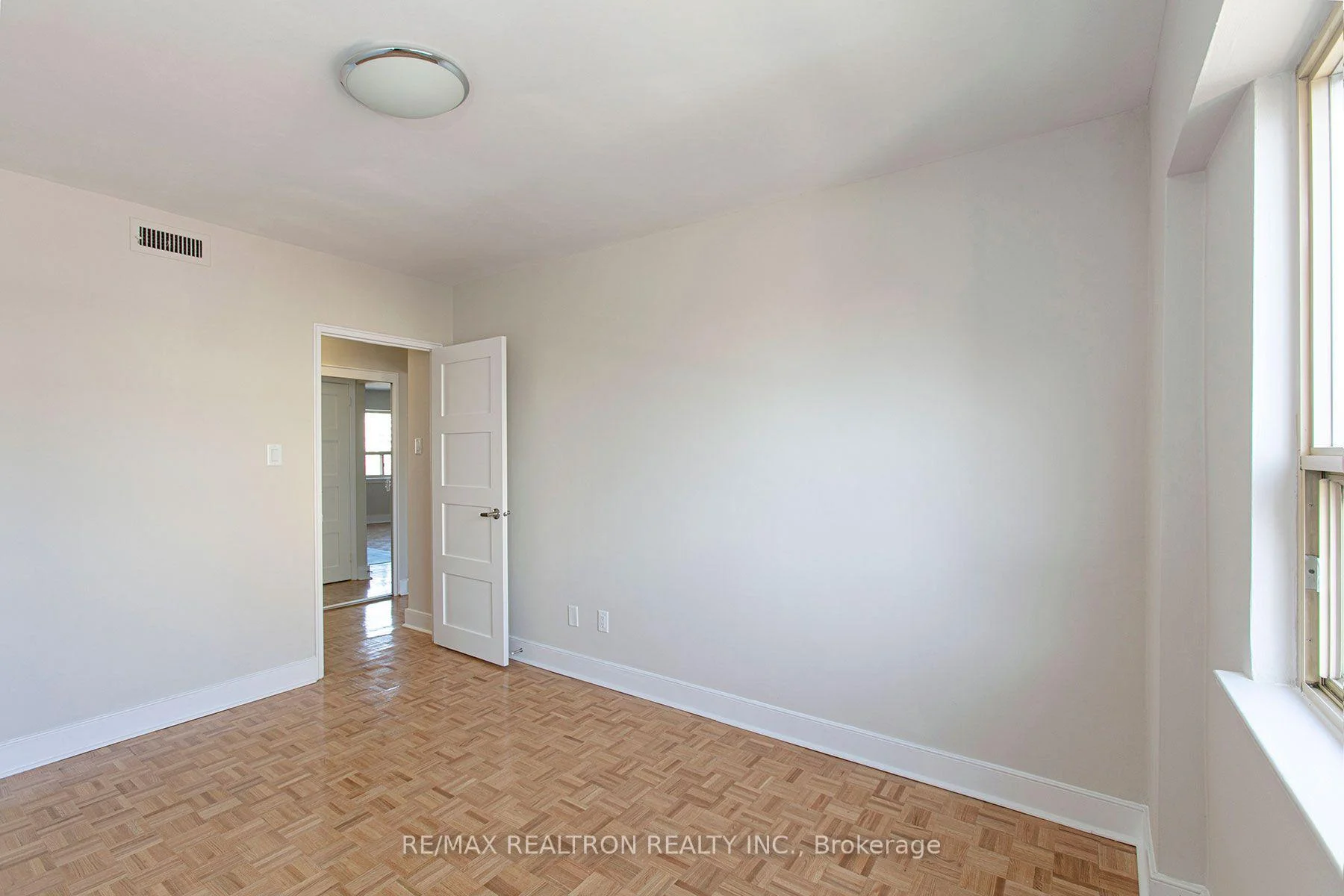 Photo 9 of Unit 607, 95 Lawton Boulevard, Toronto, Yonge-St. Clair — HOMEH