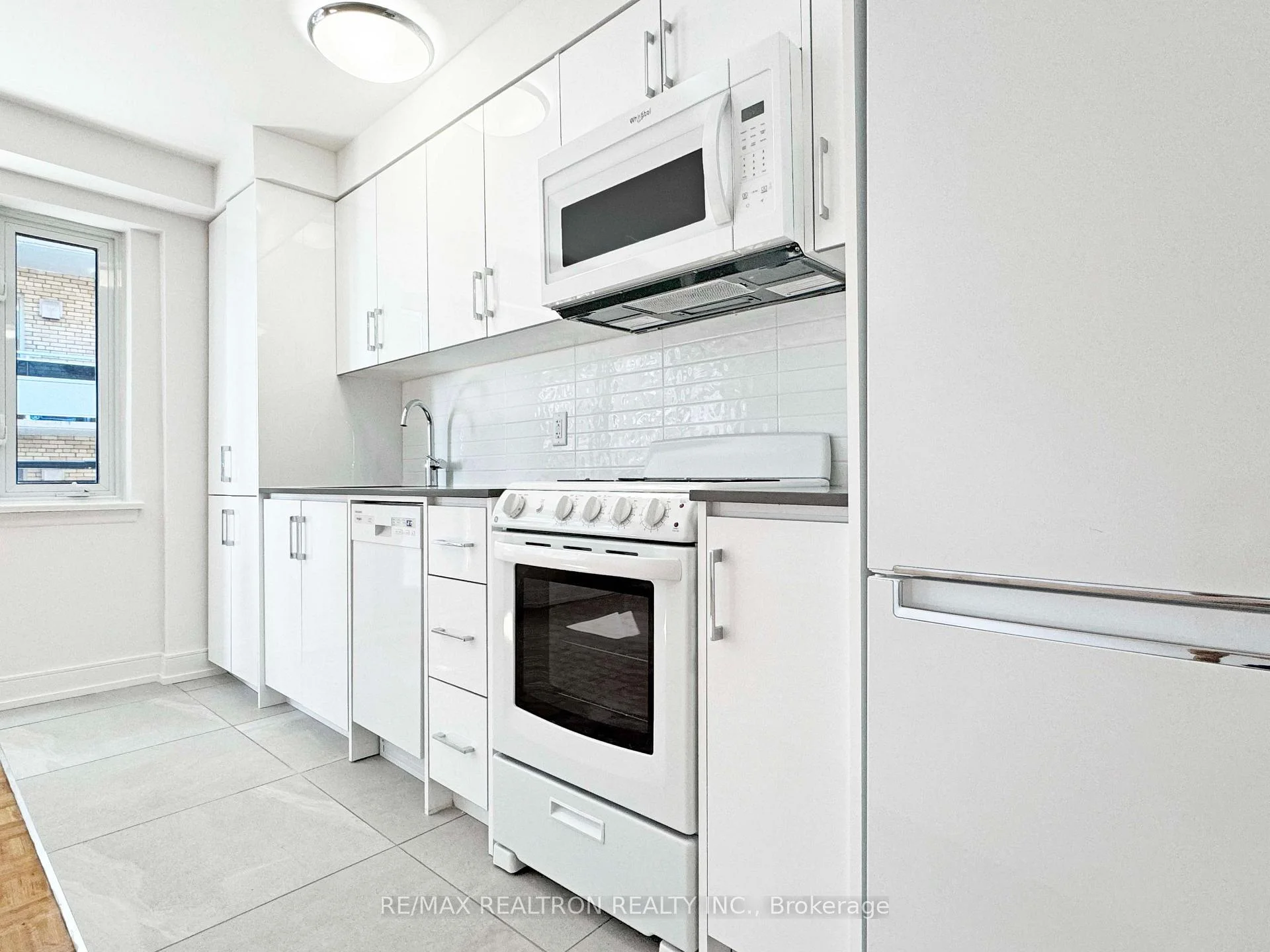 Photo 11 of Unit 607, 95 Lawton Boulevard, Toronto, Yonge-St. Clair — HOMEH