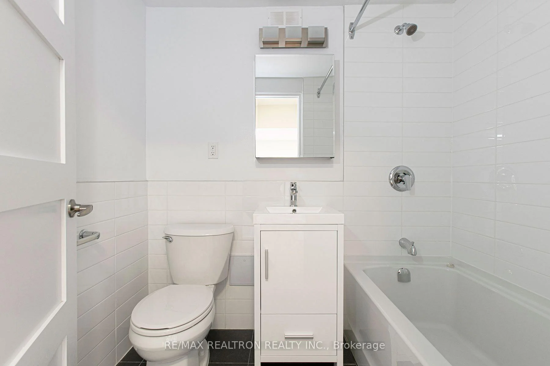 Photo 12 of Unit 607, 95 Lawton Boulevard, Toronto, Yonge-St. Clair — HOMEH