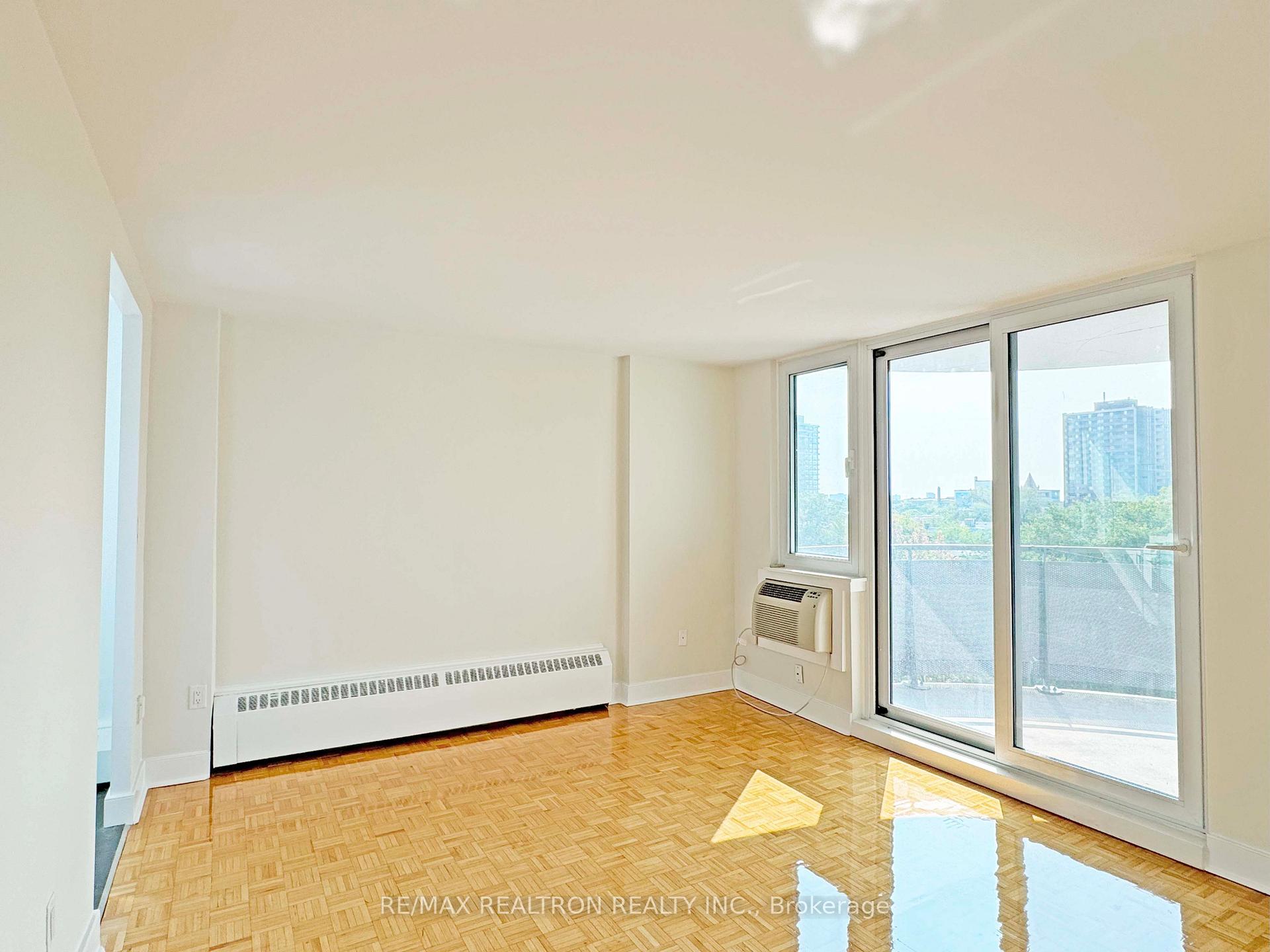 Photo 2 of Unit 402, 485 Huron Street, Toronto, The Annex — HOMEH