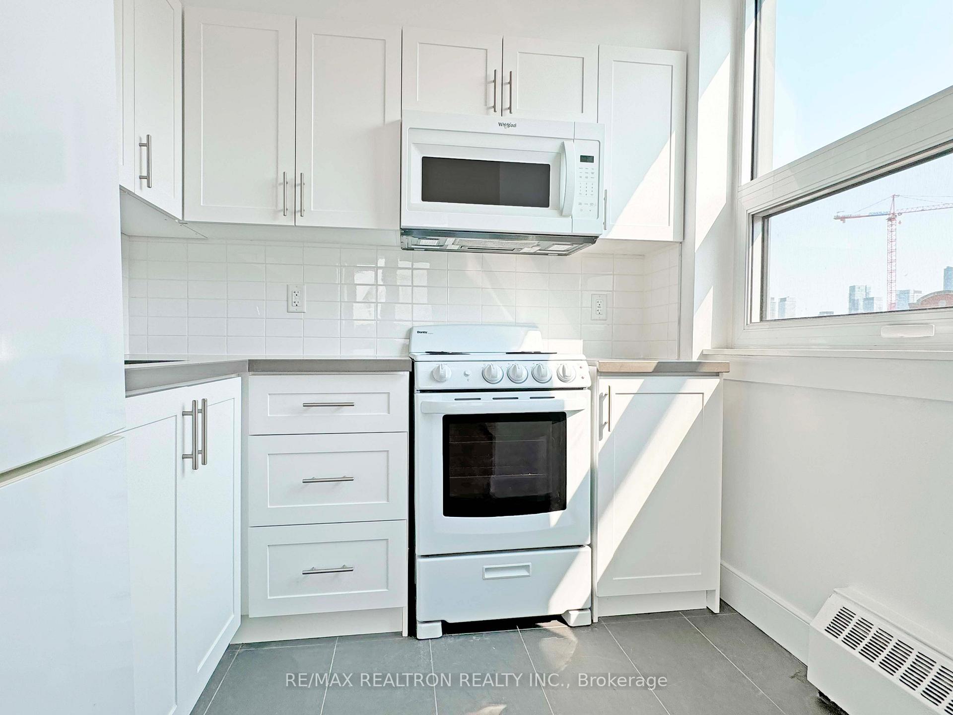Photo 7 of Unit 402, 485 Huron Street, Toronto, The Annex — HOMEH