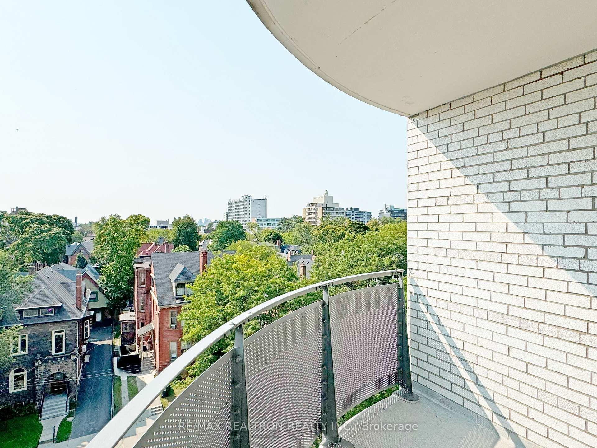 Photo 9 of Unit 402, 485 Huron Street, Toronto, The Annex — HOMEH