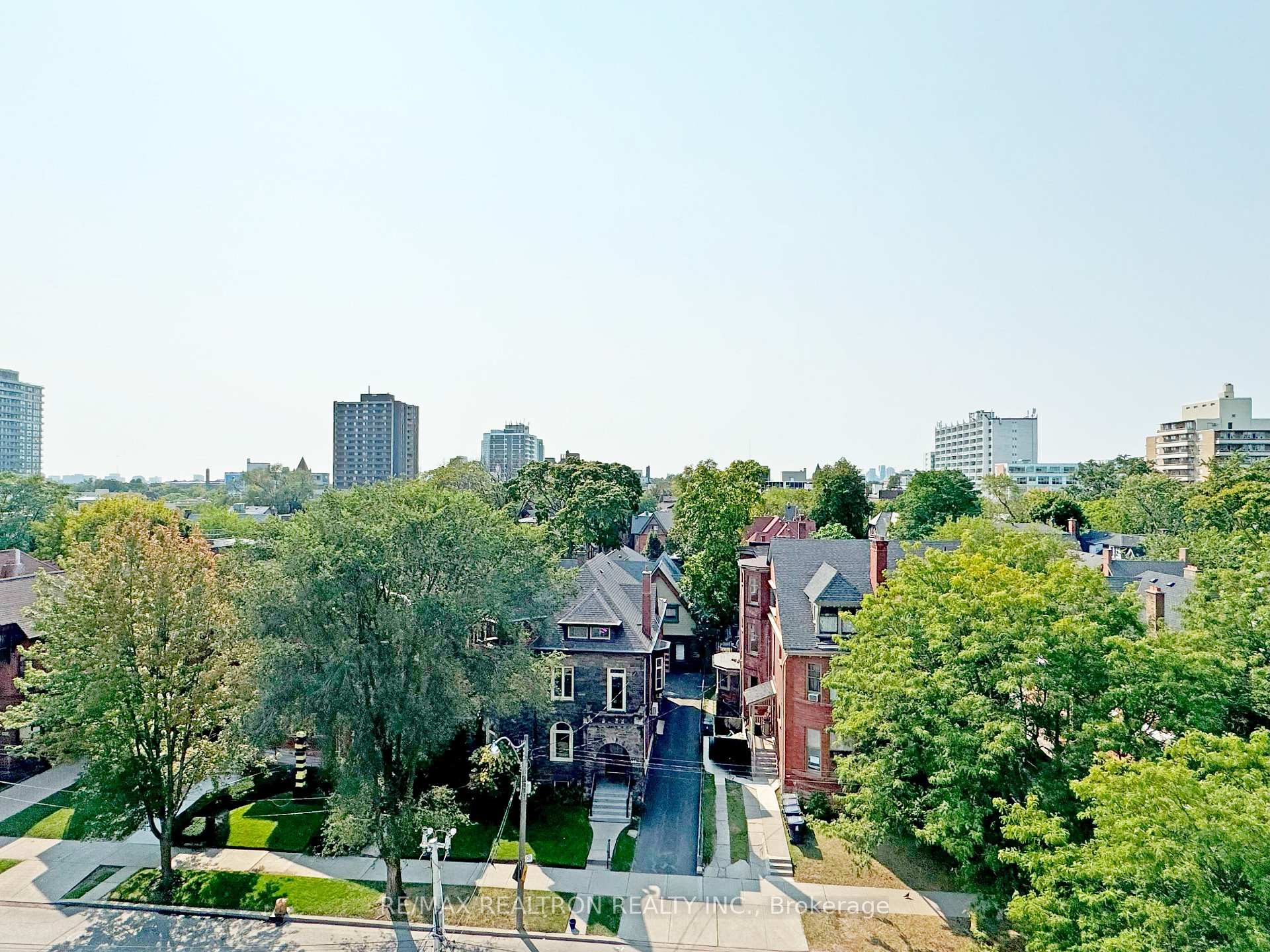 Photo 10 of Unit 402, 485 Huron Street, Toronto, The Annex — HOMEH