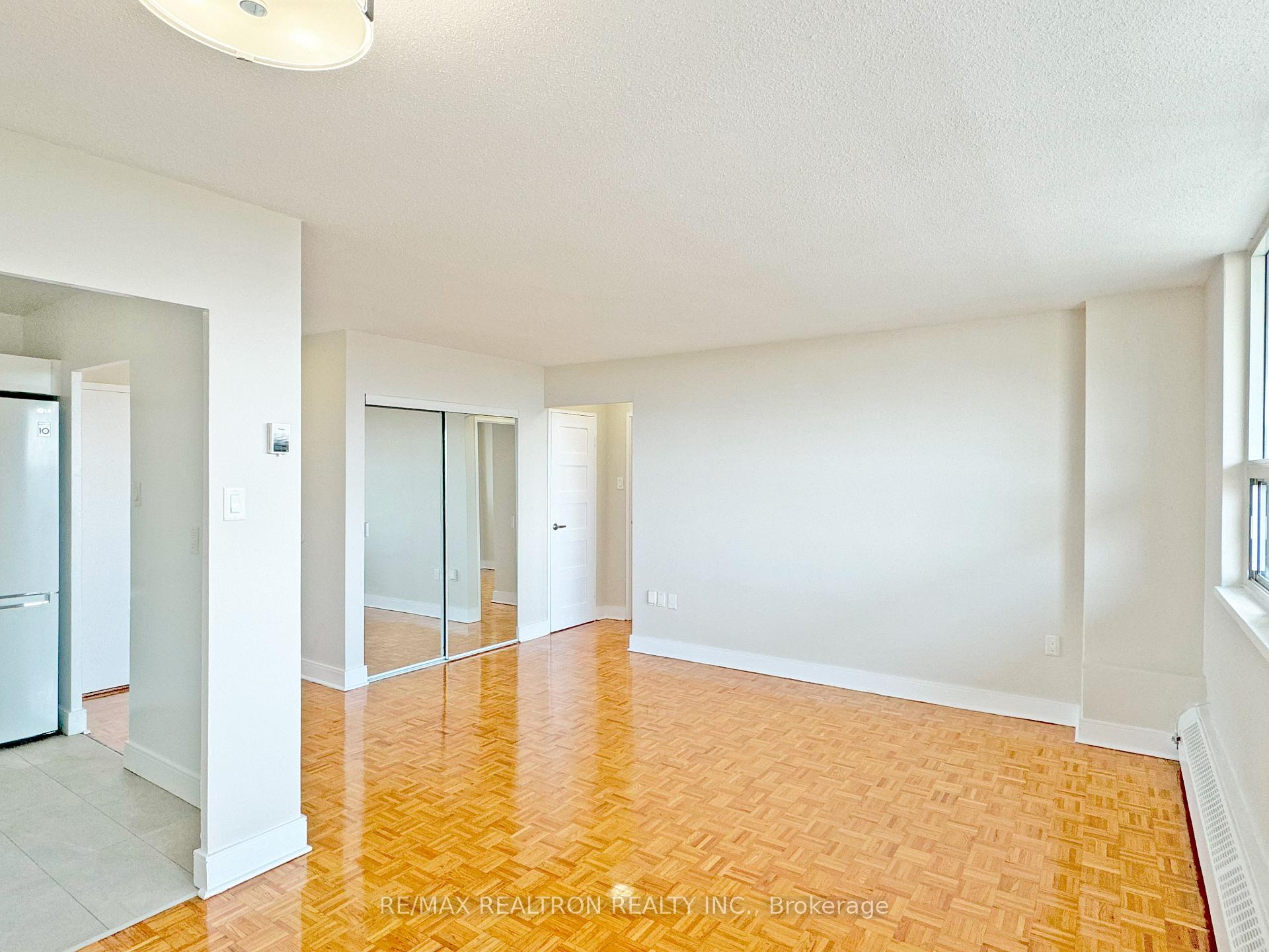 Photo 5 of Unit 409, 1500 Bathurst Street, Toronto, Humewood-Cedarvale — HOMEH