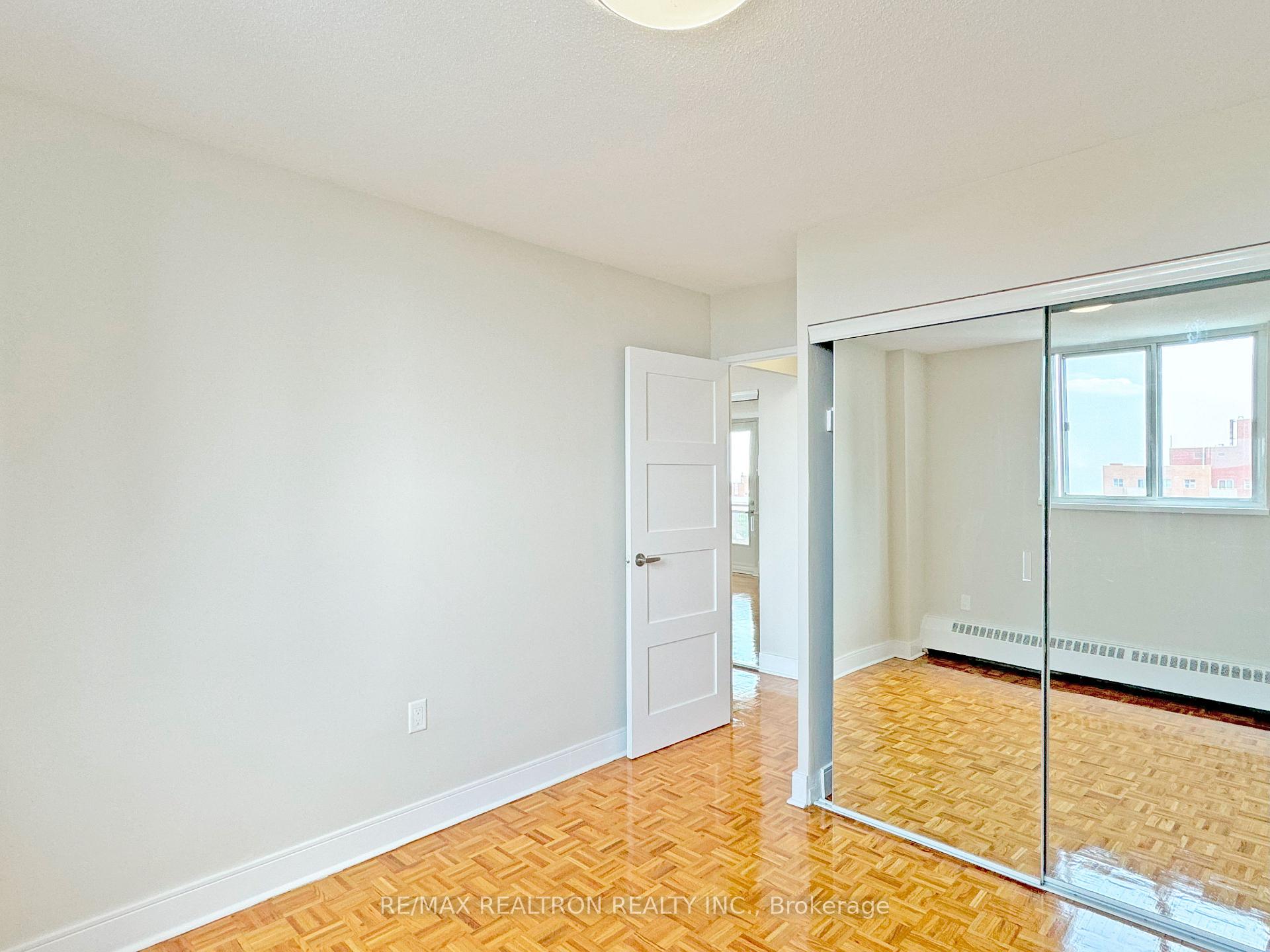 Photo 6 of Unit 409, 1500 Bathurst Street, Toronto, Humewood-Cedarvale — HOMEH