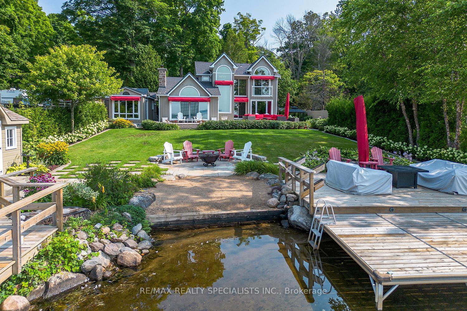 Front of 127 Driftwood Village Road