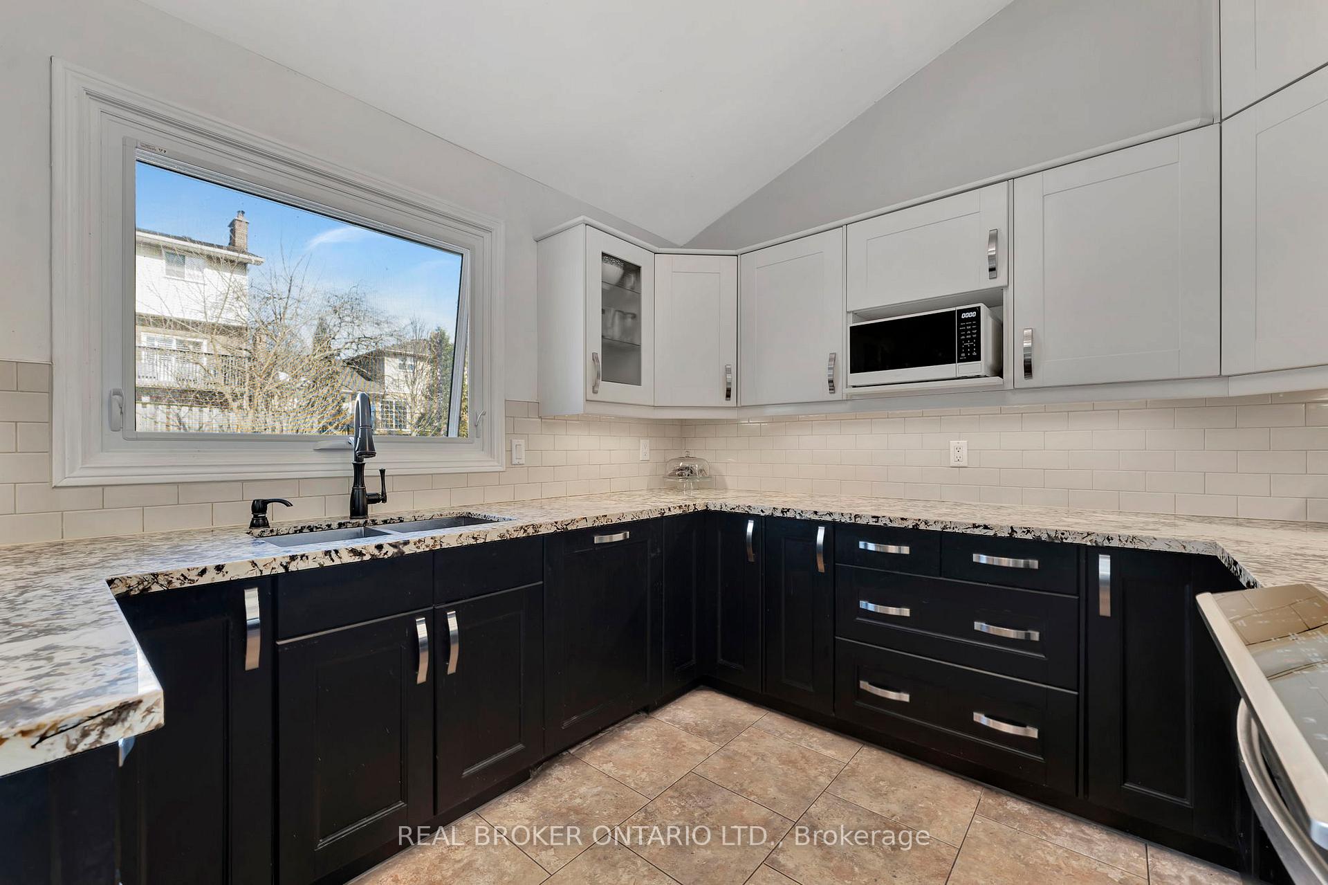 Photo 15 of 52 Beckett Drive, Brantford, Empire South — HOMEH