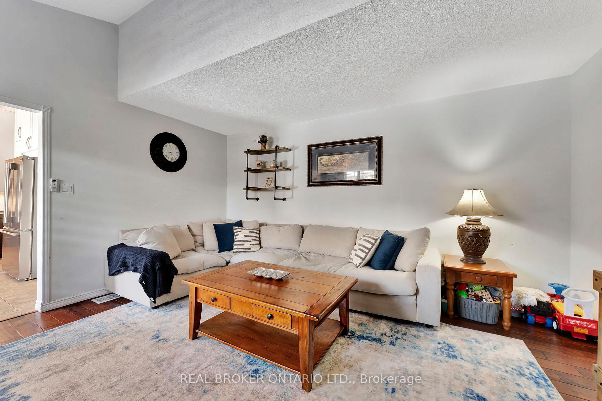 Photo 17 of 52 Beckett Drive, Brantford, Empire South — HOMEH