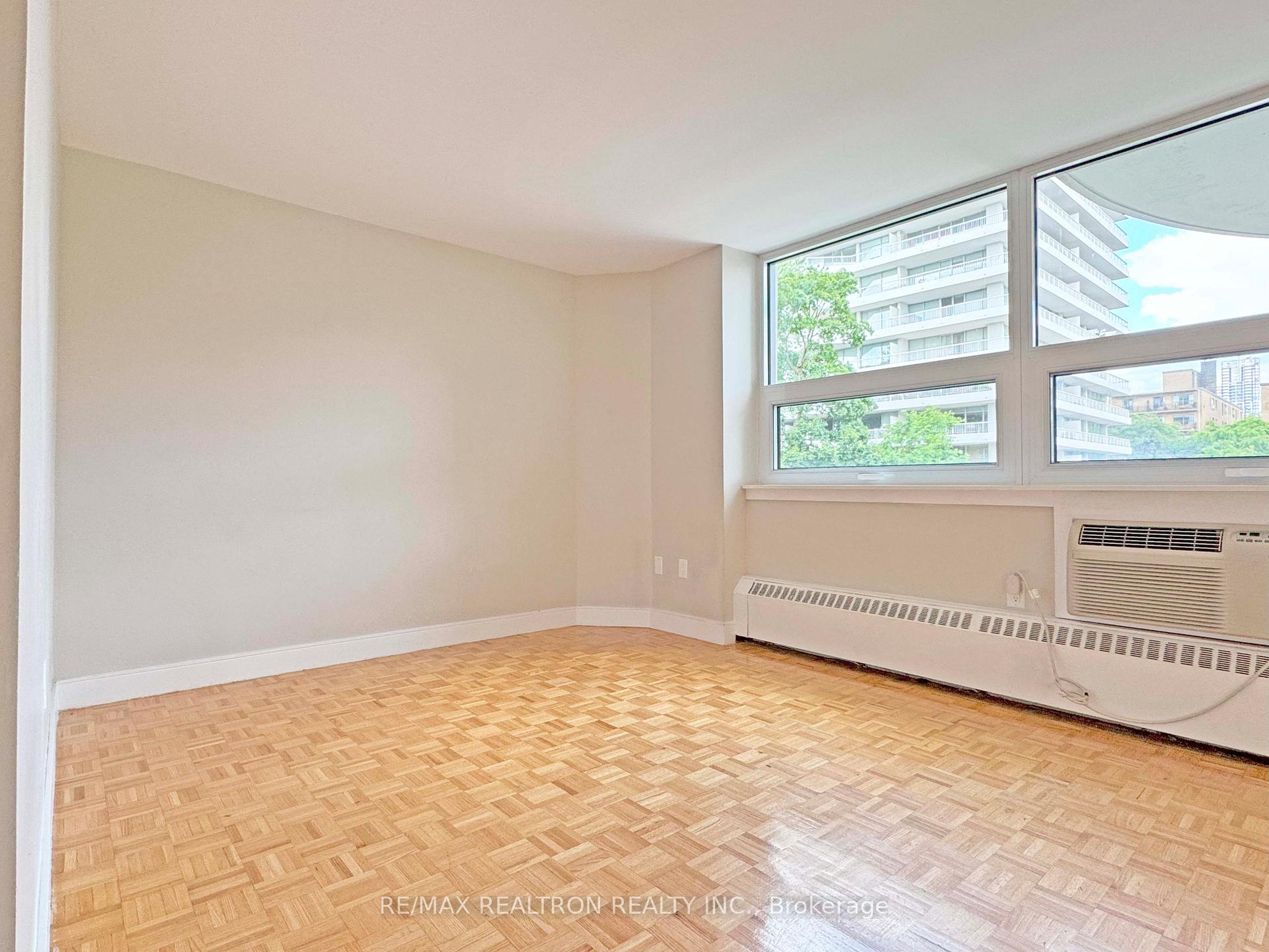 Photo 3 of Unit 406, 485 Huron Street, Toronto, The Annex — HOMEH