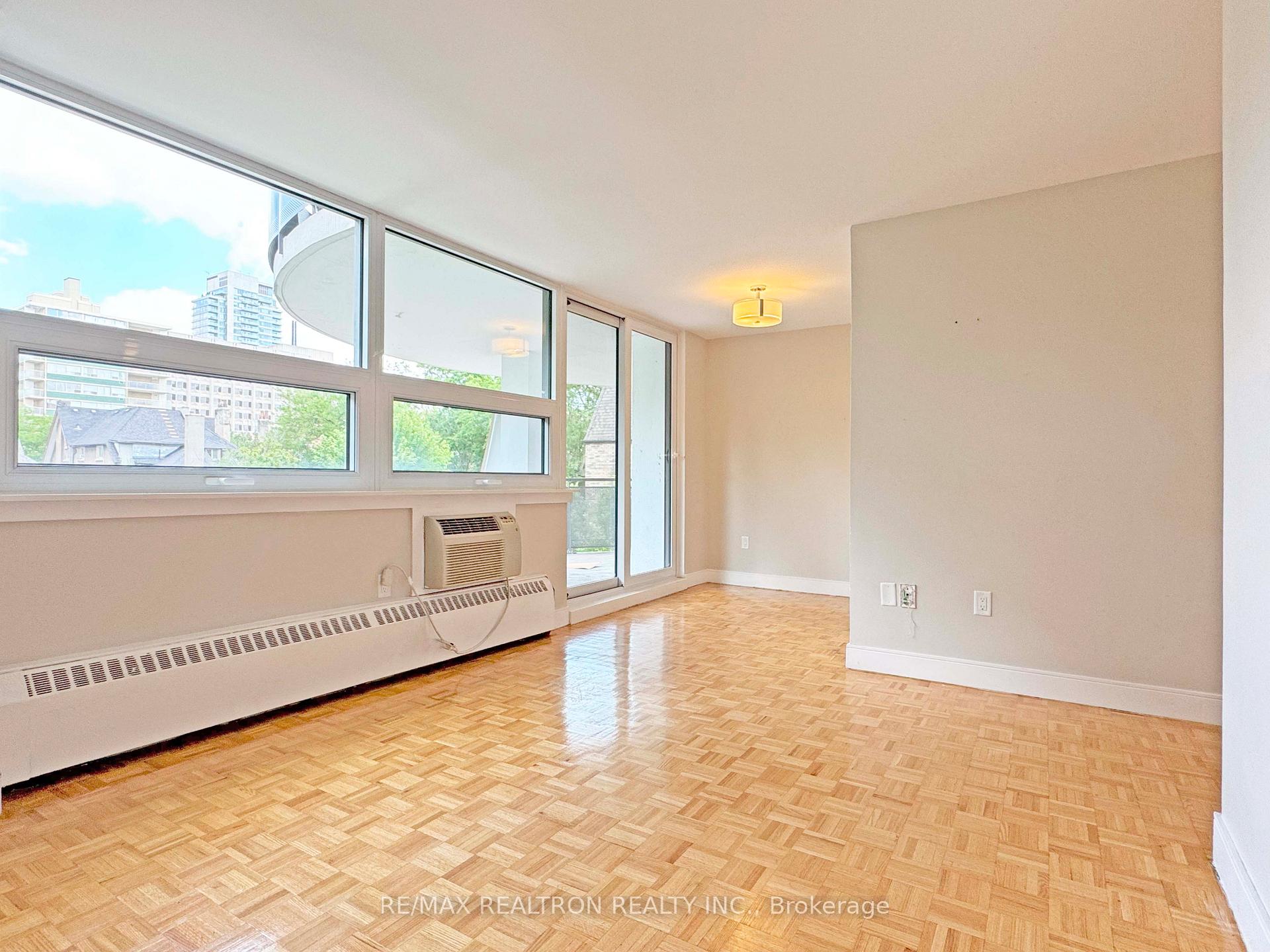 Photo 5 of Unit 406, 485 Huron Street, Toronto, The Annex — HOMEH