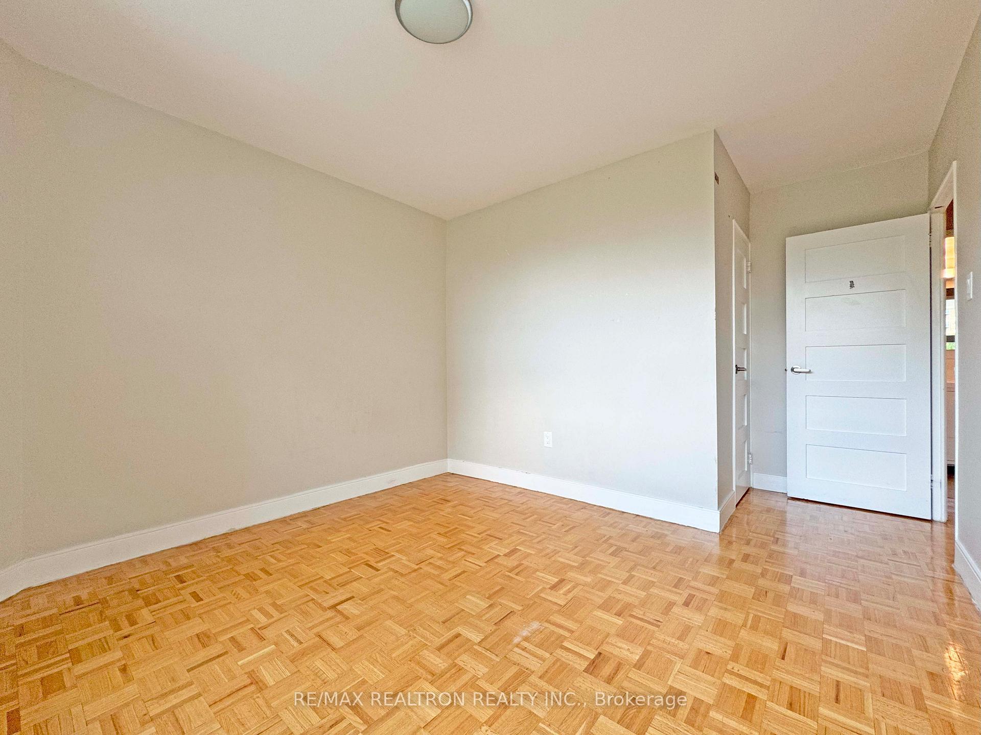 Photo 16 of Unit 406, 485 Huron Street, Toronto, The Annex — HOMEH