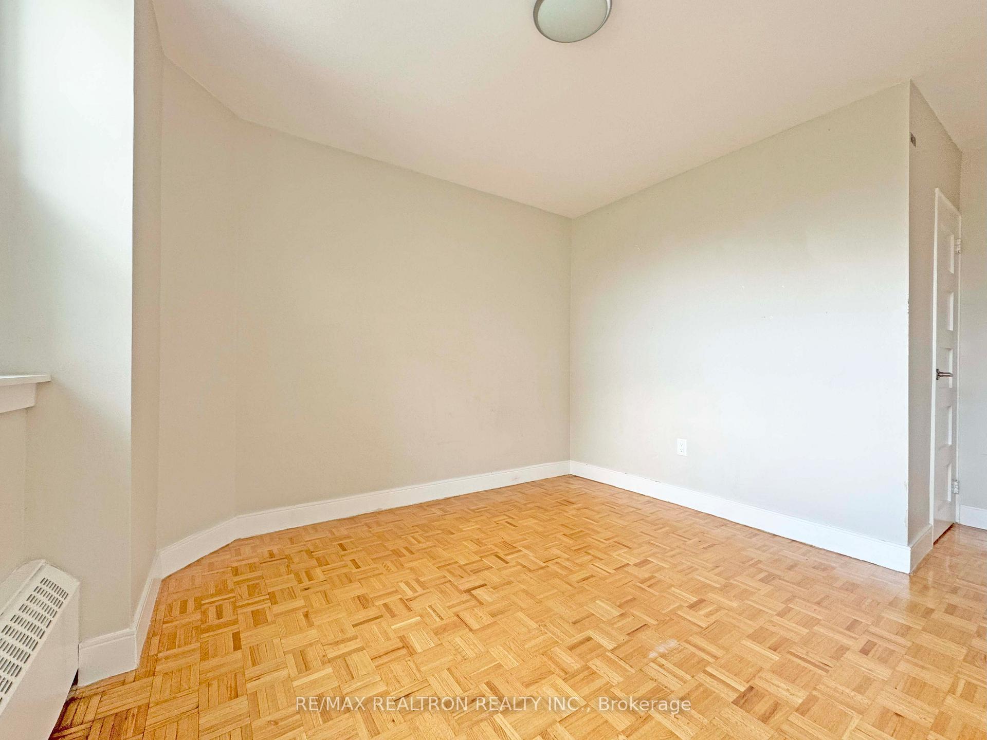 Photo 17 of Unit 406, 485 Huron Street, Toronto, The Annex — HOMEH