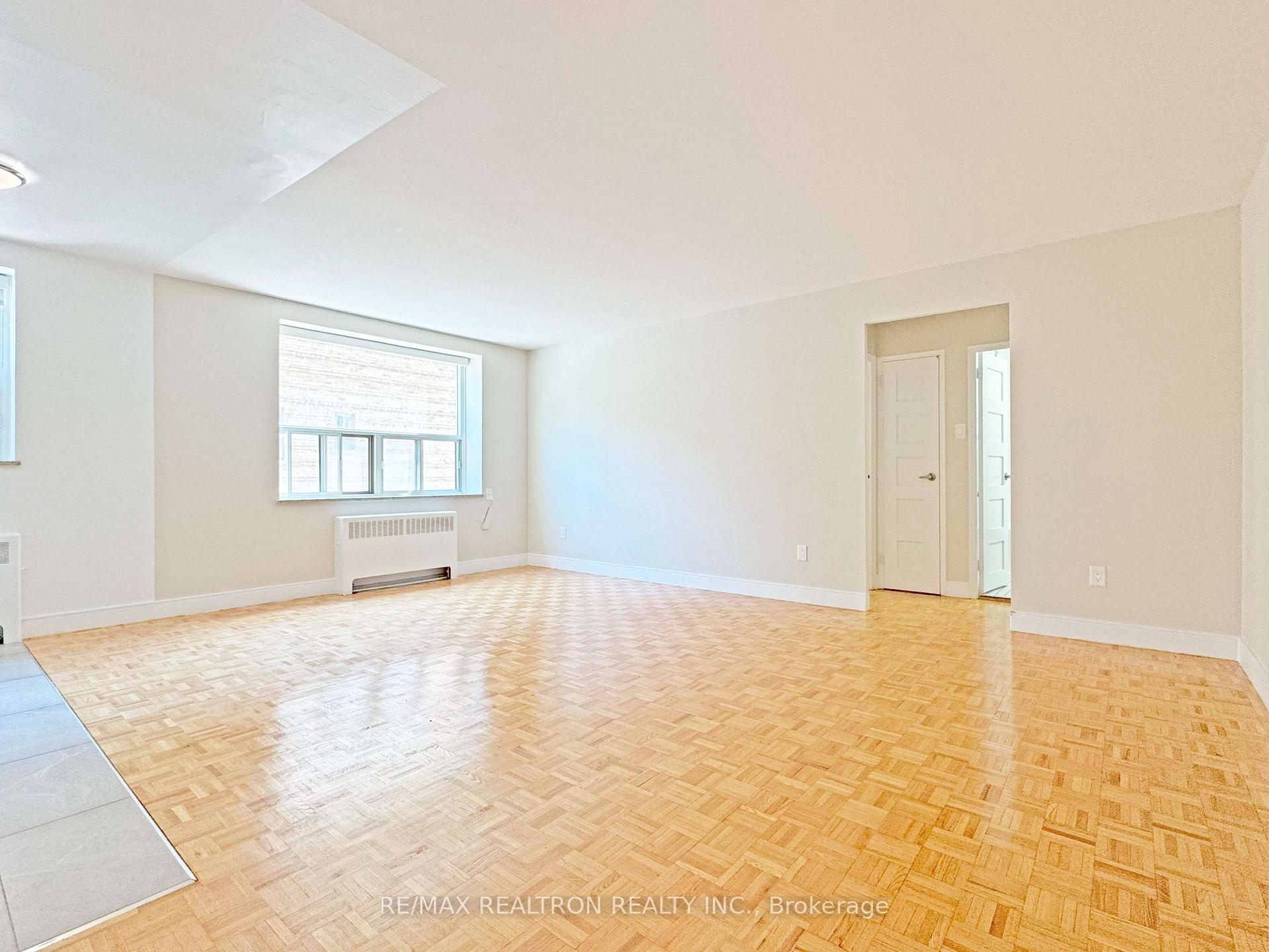 Photo 5 of Unit 603, 1291 Bayview Avenue, Toronto, Leaside — HOMEH