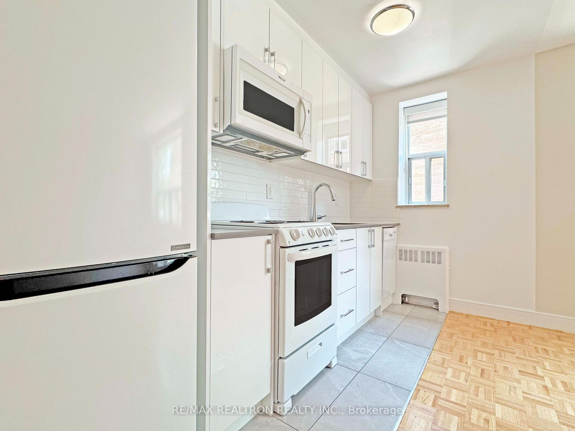 Photo 10 of Unit 603, 1291 Bayview Avenue, Toronto, Leaside — HOMEH