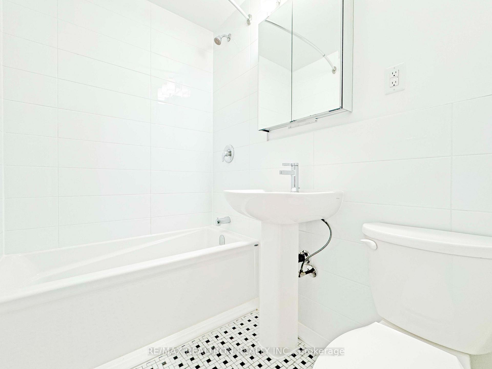 Photo 15 of Unit 603, 1291 Bayview Avenue, Toronto, Leaside — HOMEH
