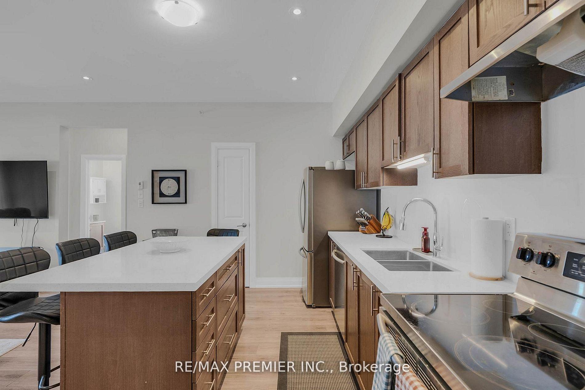 Photo 11 of Unit 110, 299 Cundles Road E, Barrie, Alliance — HOMEH