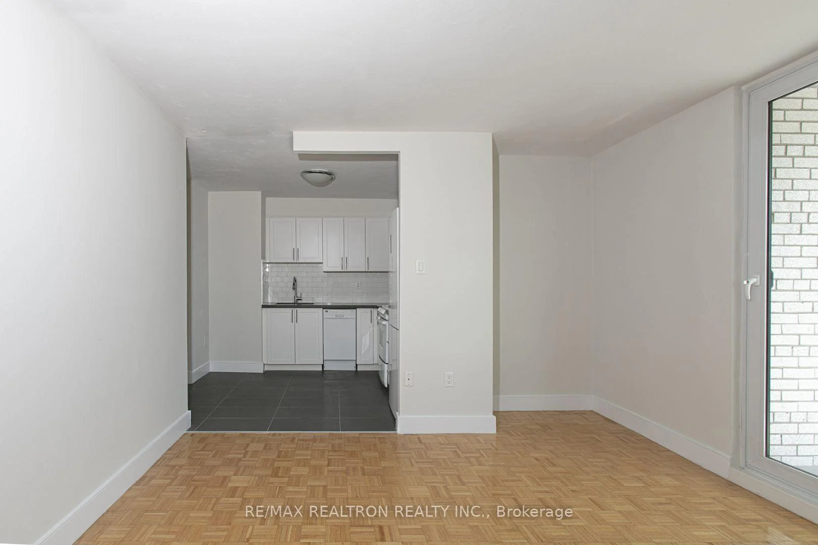 Photo 4 of Unit 401, 485 Huron Street, Toronto, The Annex — HOMEH