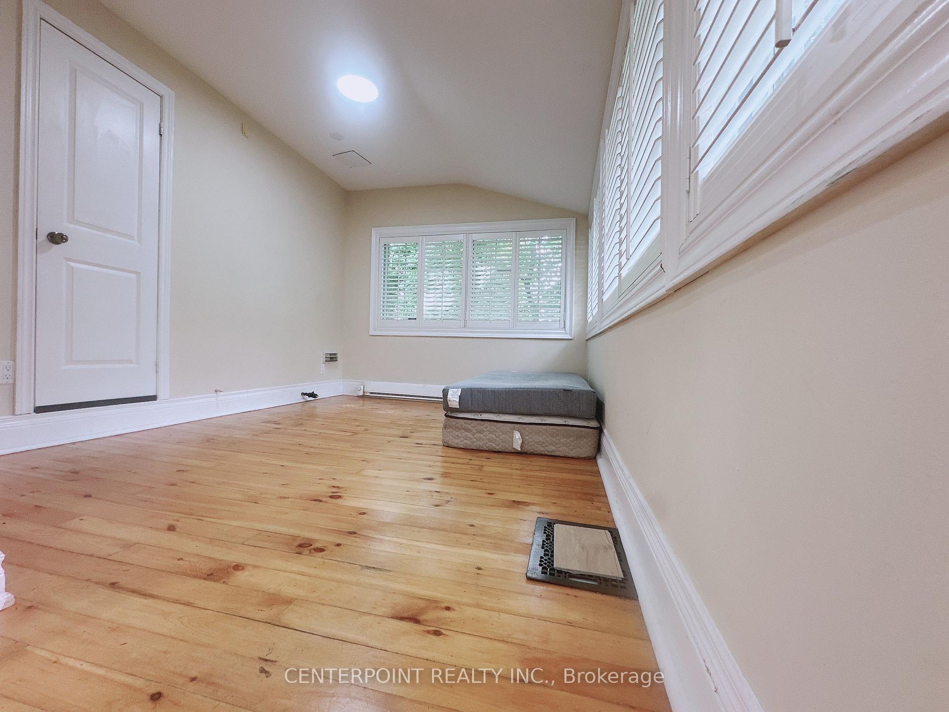 Photo of Unit Apt 3, 555 Military Trail